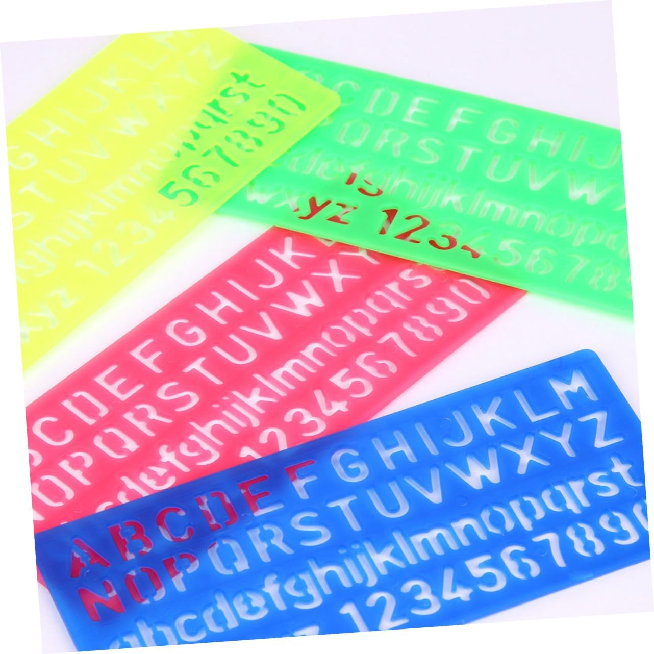 Fine Detail Design Alphabet Stencils 32pcs Reusable Stencil Set Boys and Girls Drawing Toys Education Tools Random Color