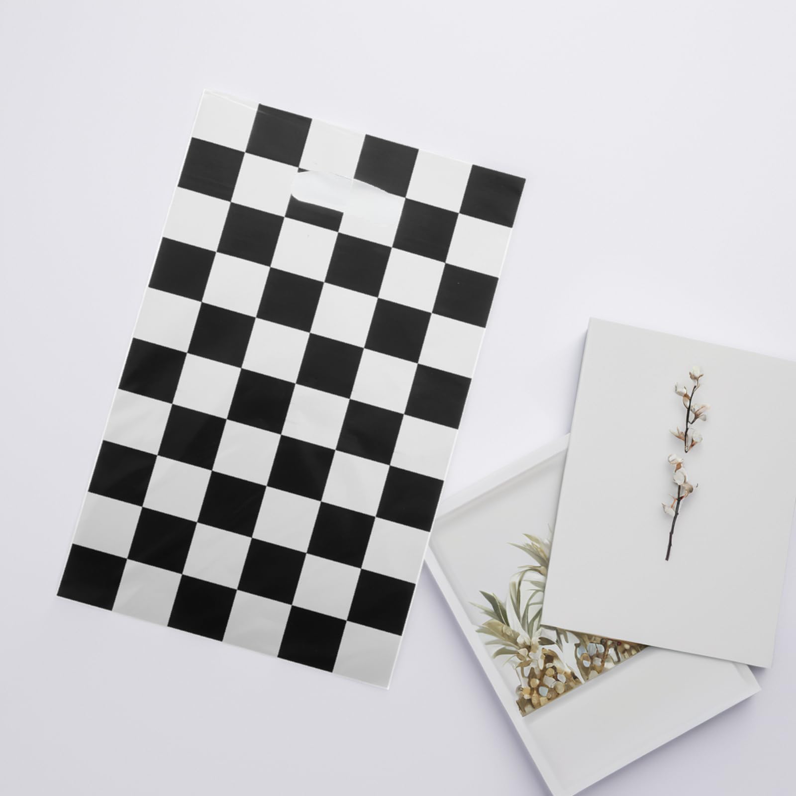 50 Sacchetti Regalo Per Caramelle A Forma Di Auto Da Corsa - Bustine A Scacchi Bianchi E Neri, PE Resistente, 24x16 Cm, Per Bomboniere E Feste