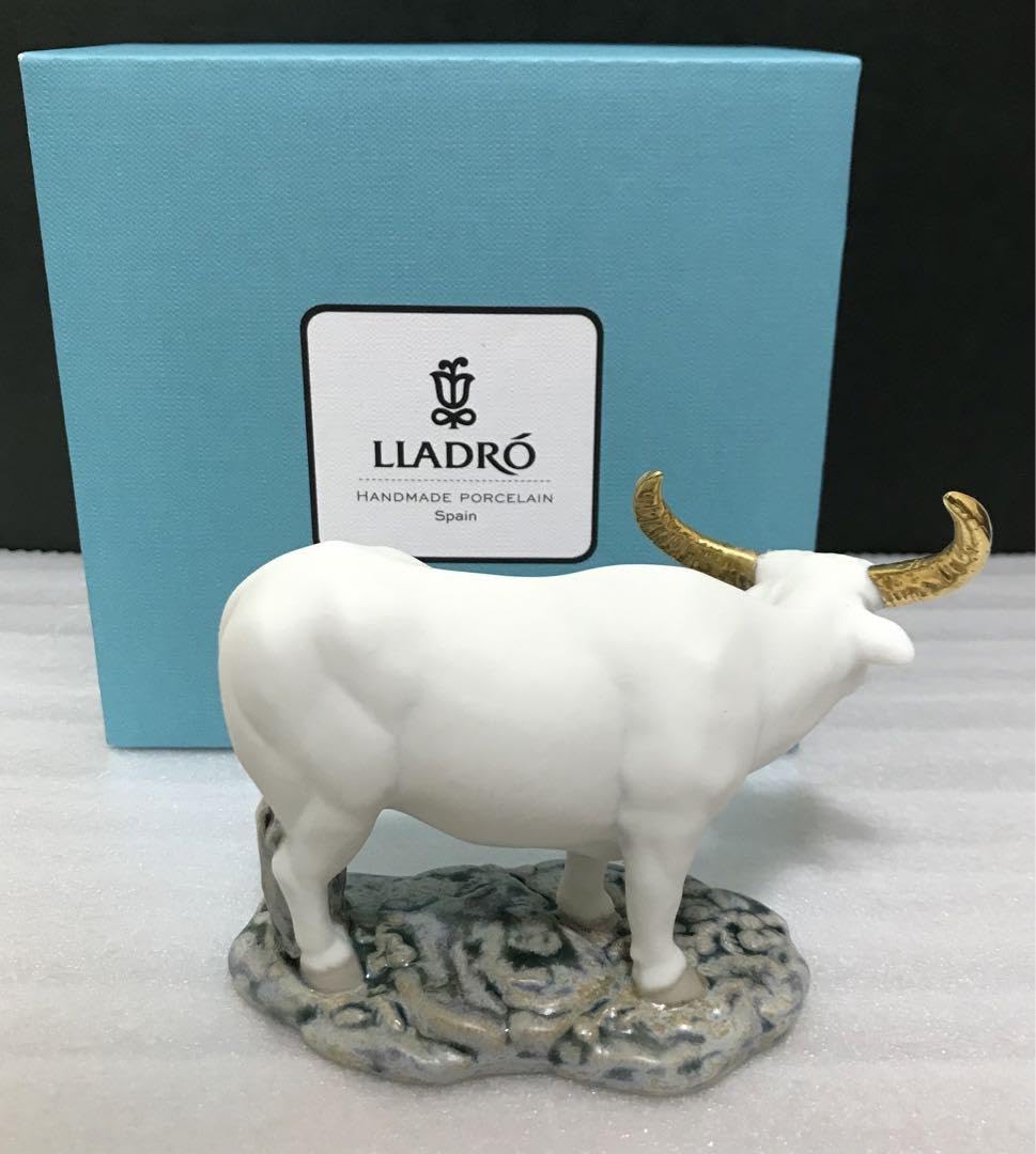 リヤドロ　干支　十二支　シリーズ　牛　丑 最 安値 価格ホビー・楽器・アート - リヤドロ 干支 十二支 シリーズ 牛 丑