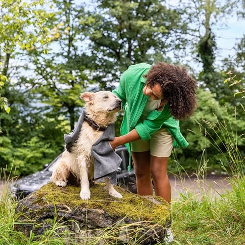 Kärcher Mobile Outdoor Cleaner OC 4 + Pet Kit, Fördermenge: 2 l/min, Gewicht: 3,1 kg, Wassertank: 8 l, Lithium-Ionen-Akku, Spiralschlauch, Gerätefilter, Kegel-/Flachstrahldüse, Handtuch für Haustiere