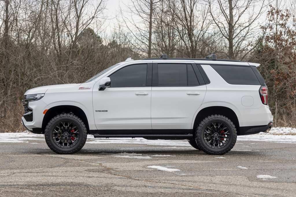 Rough Country 2" Lift Kit for 2022-2024 Chevy Tahoe | OE Air Ride - 11201