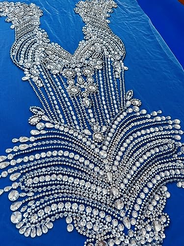 Patchs strass argentés à coudre la solution parfaite pour embellir une robe terne