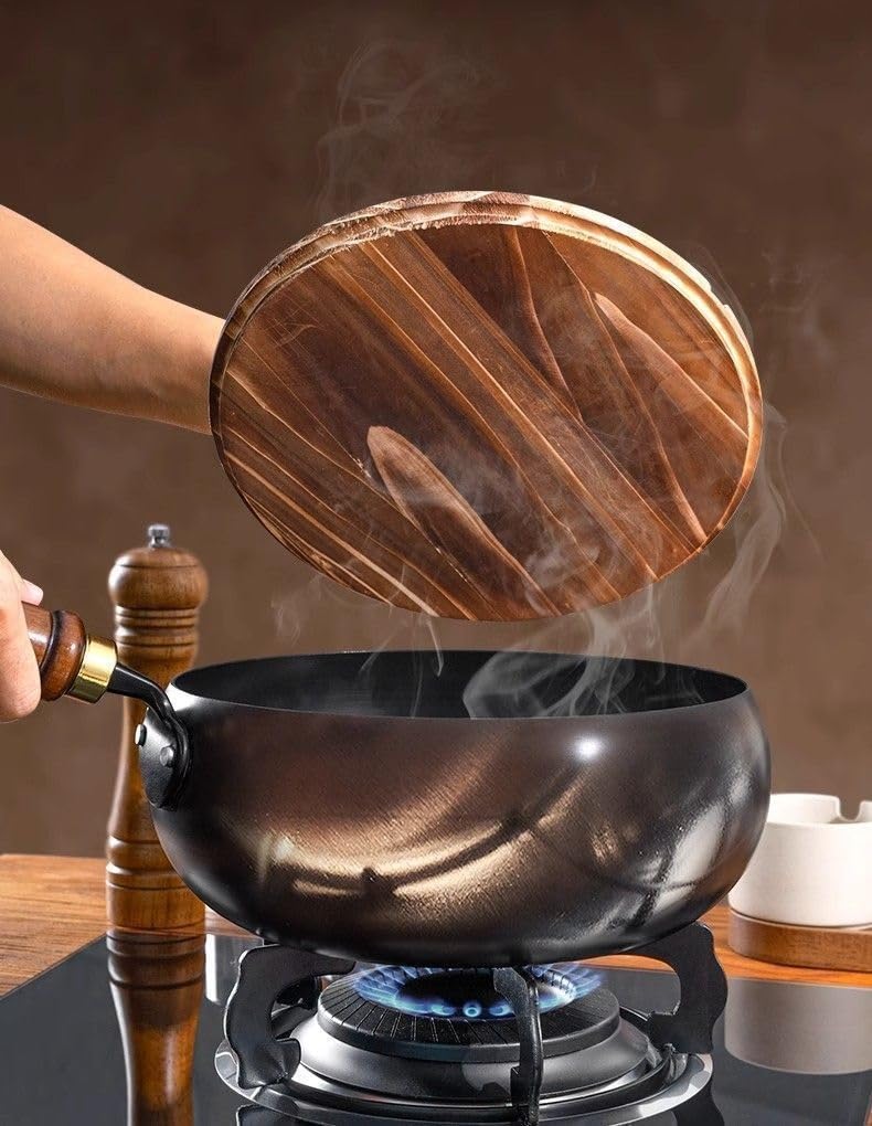 Padella Wok In Ghisa Cinese – Pentola Non Rivestita con Coperchio, Antiaderente, Set di Padelle for Famiglie da 24 Cm, Funziona Su Tutti I Piani Cottura(With wooden lid,28cm/11.02")