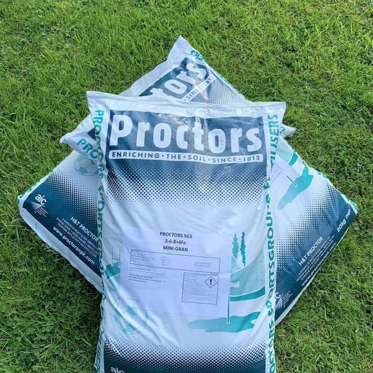 40kg Sack of Proctors 365 All Year Round Lawn Feed and Moss Killer - Up to 1142 sq m Coverage