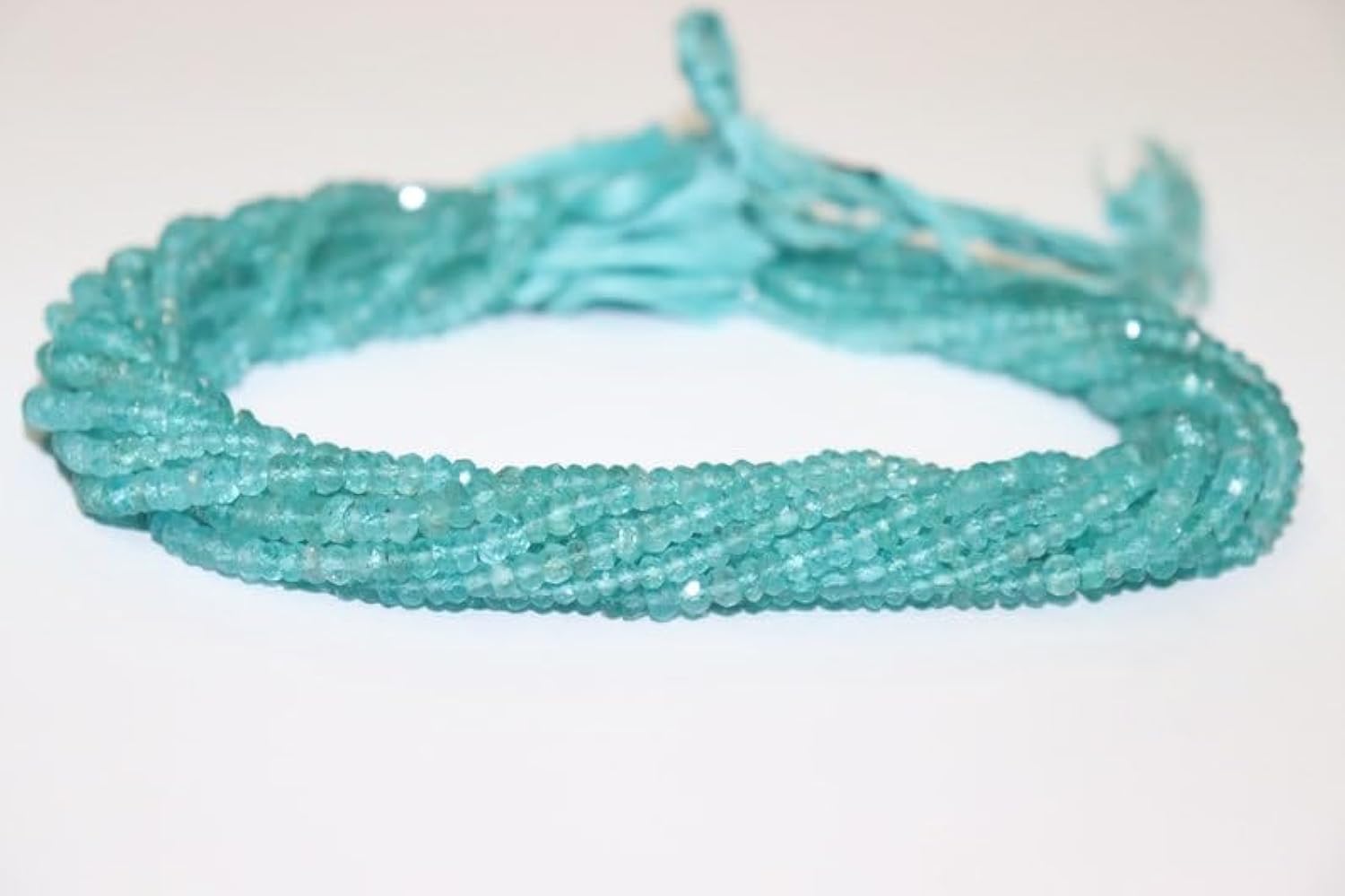 Perles apatite naturelle facettées 3,5-4mm pour création de bijoux de colliers et bracelets de luxe