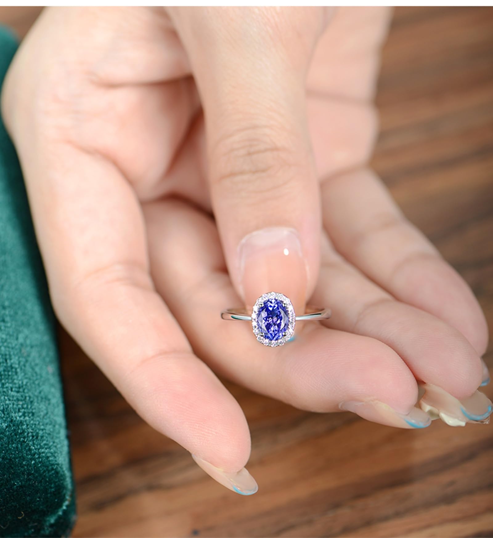Oro Bianco Elegante Anello di Fidanzamento da Donna con Tanzanite Ovale da 0,9 ct e Diamante