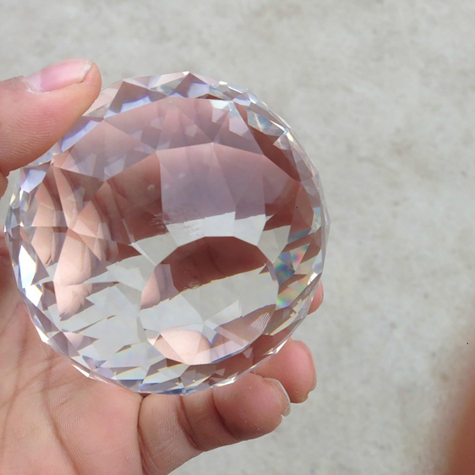 Boule de Cristal Transparente, Matériau en Cristal Artificiel, Boules de Cristal Attrape-Soleil en Verre à Facettes, pour Maison, Restaurant, Hôtel(10cm/3.9in)
