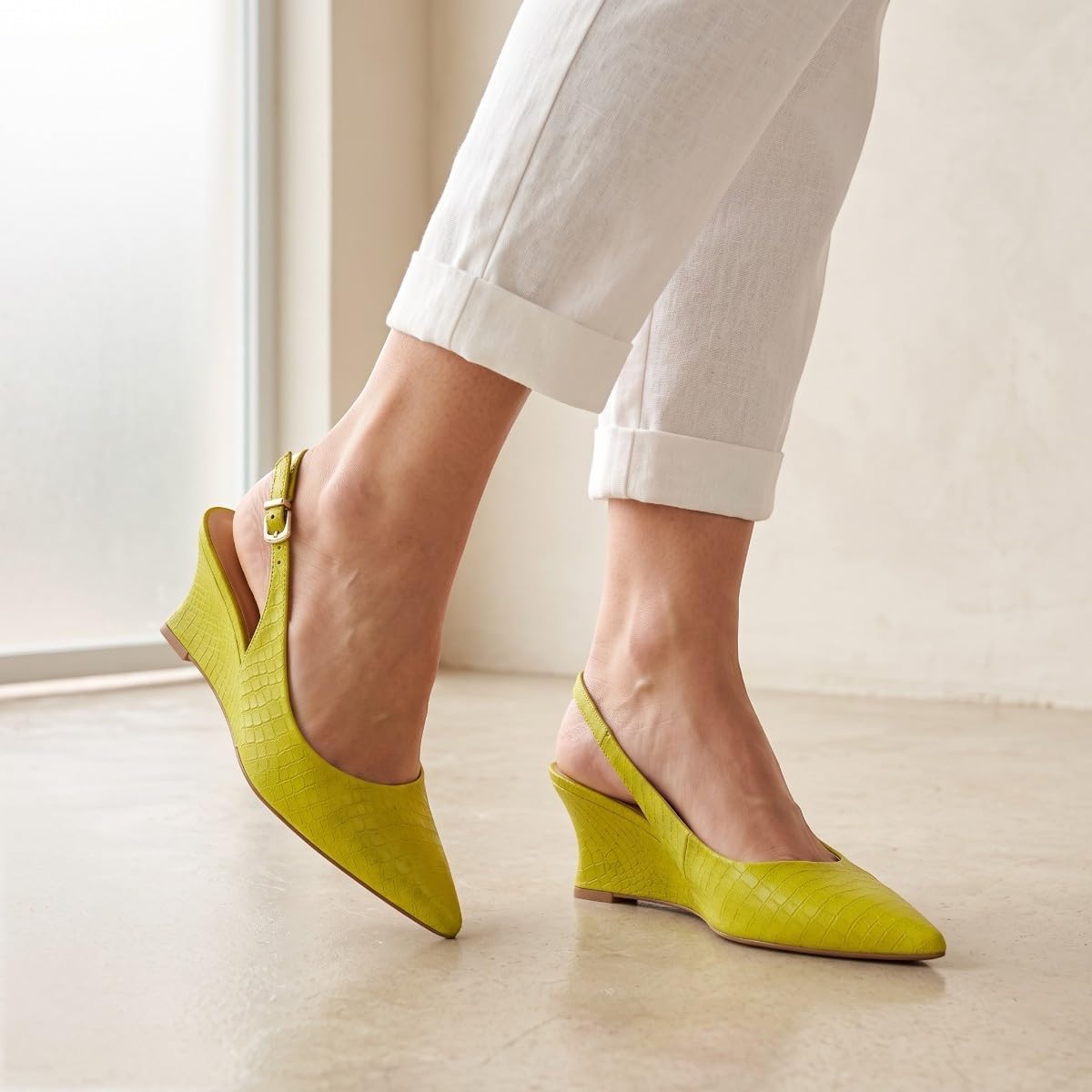 Sapato Feminino Scarpin Slingback Vizzano Salto Anabela Napa Conforto e Estabilidade