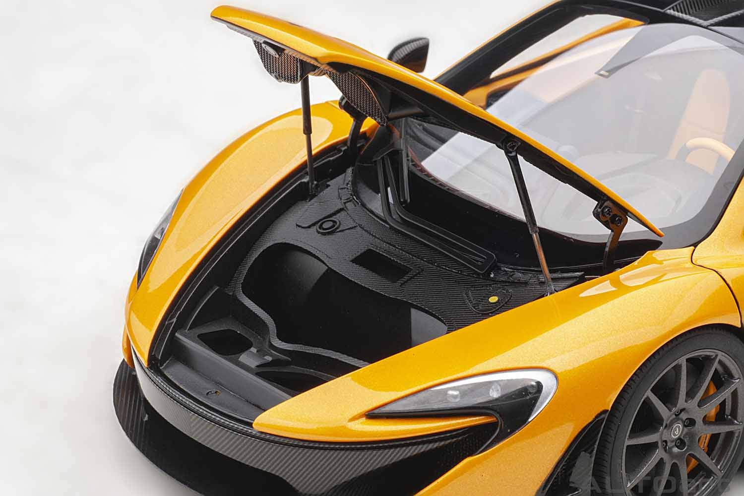 Amazon | AUTOart 1/18 マクラーレン P1 メタリック・オレンジ 完成品