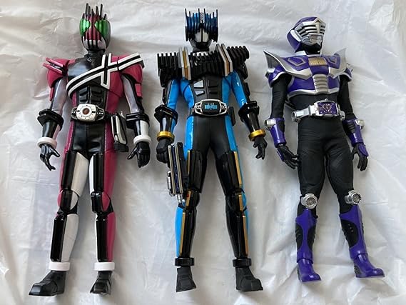 仮面ライダー リアルアクション セット 仮面ライダーディエンド メディコムトイ仮面ライダーディケイド 仮面ライダーストライク 王蛇 アニメ 萌えグッズ 通販 Amazon
