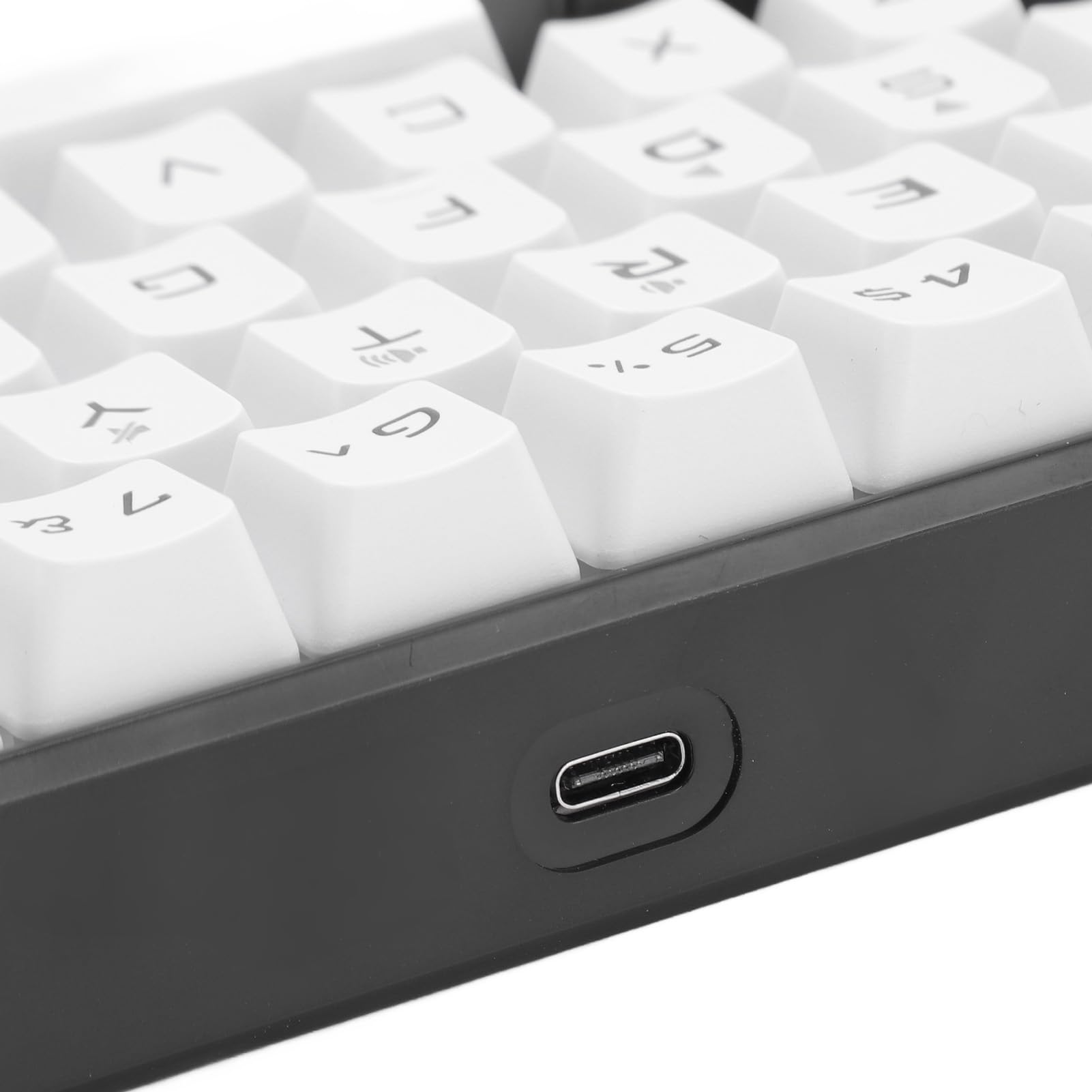 Sxhlseller 60% Mini Clavier de Jeu, 61 Touches Clavier USB Ergonomique rétroéclairé RVB, Clavier D'Ordinateur USB Filaire Programmable pour Ordinateur Portable de Bureau Windows (Blanc Noir)