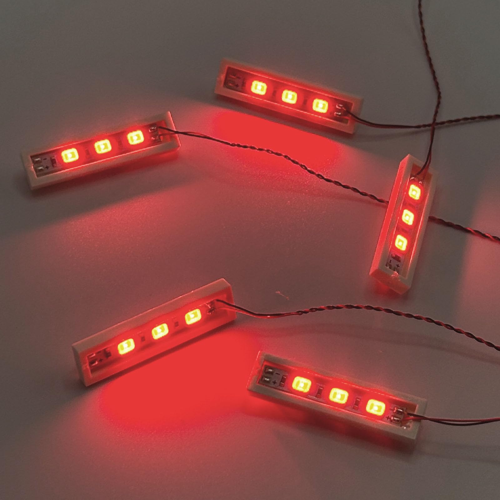20pcs 1x4 DIY LED Light Kit, Compatible with Lego 3710 Bricks City DIY Module, Building Blocks Accessories (Red)