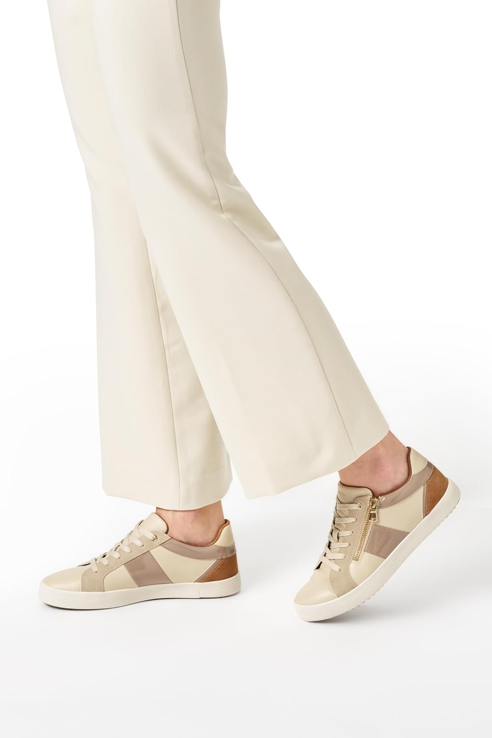 Geox Women's Modern Sneaker