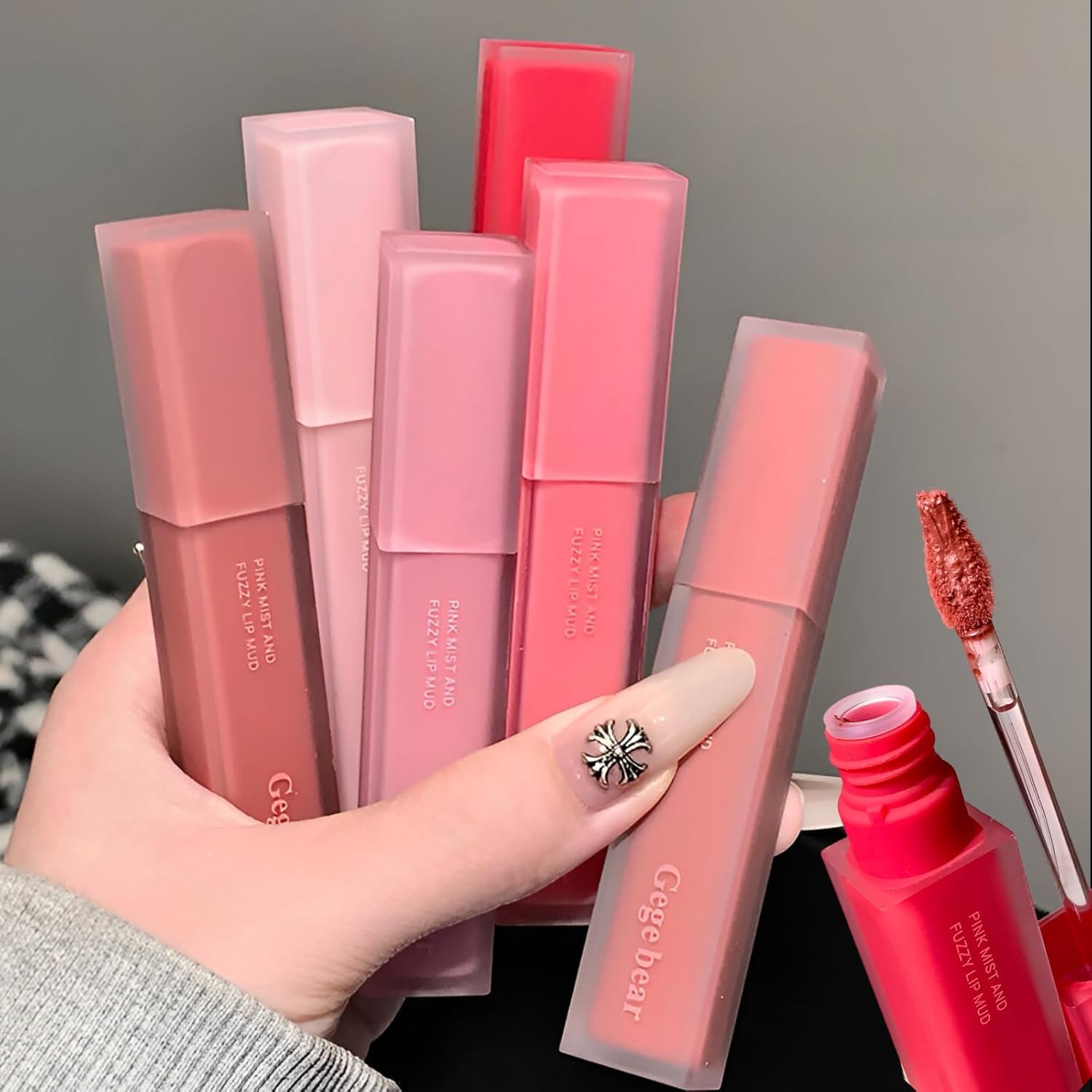 Gege Bear Powdery Fluffy Lip Mud | Lightweight Non-Cakey Formula | Doe-Foot Applicator for Precise Application | Color Shades Light Pink to Deep Red | Powdery Soft Mist Lipstick | Lightweight Comfortable Wear | Aesthetic Pink Frosted Tubes | Gen Z Kawaii Makeup for Women Girls (02#Cocoa Rose, 2g)-picture-42