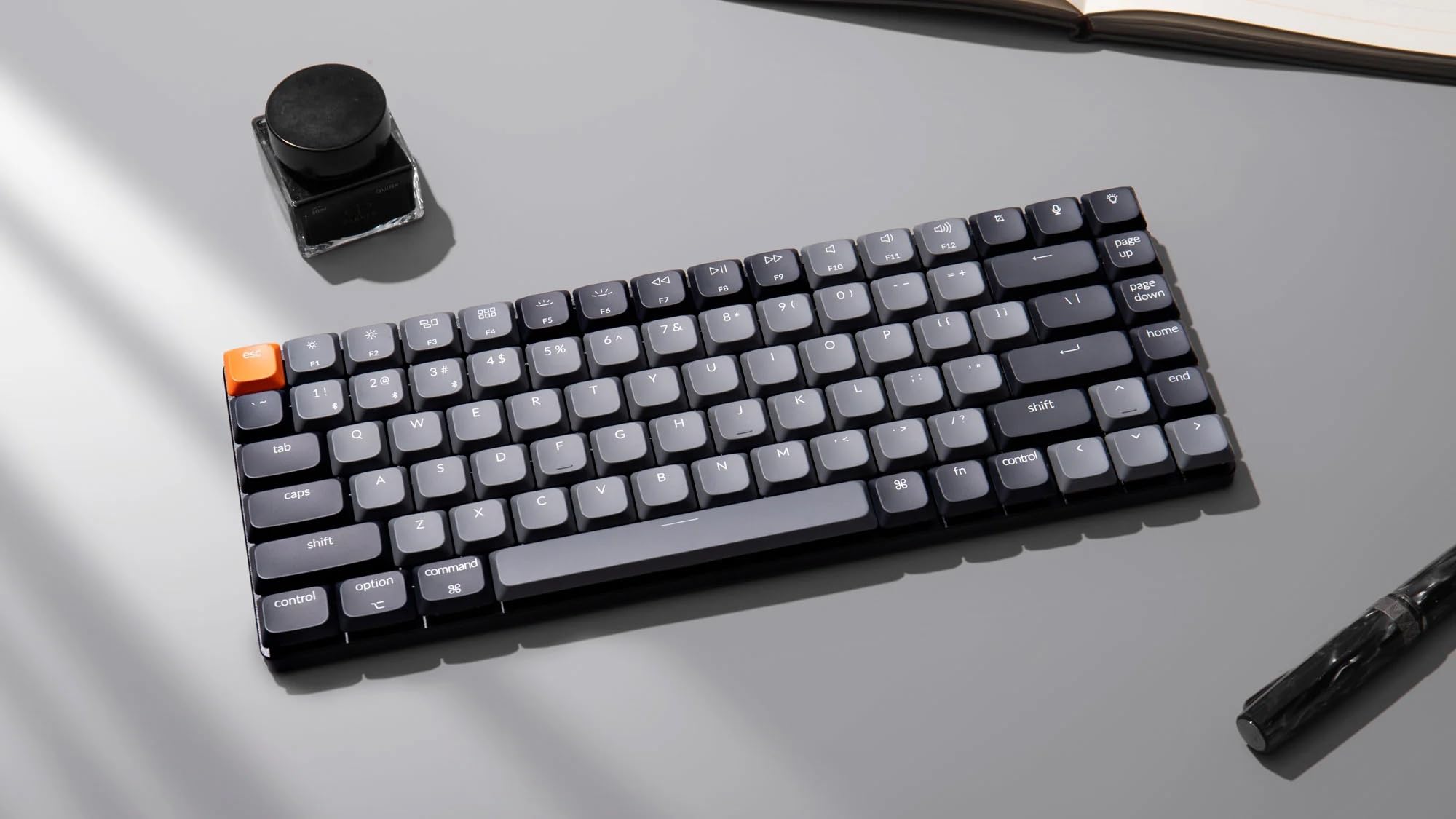 Keychron K3 Versione 3 Tastiera meccanica senza fili, Bluetooth/USB-C, RGB LED, Hot-swap, macro programmabili QMK/VIA, ABS keycaps, per Mac/Windows, Low Profile 2.0 Red Switch