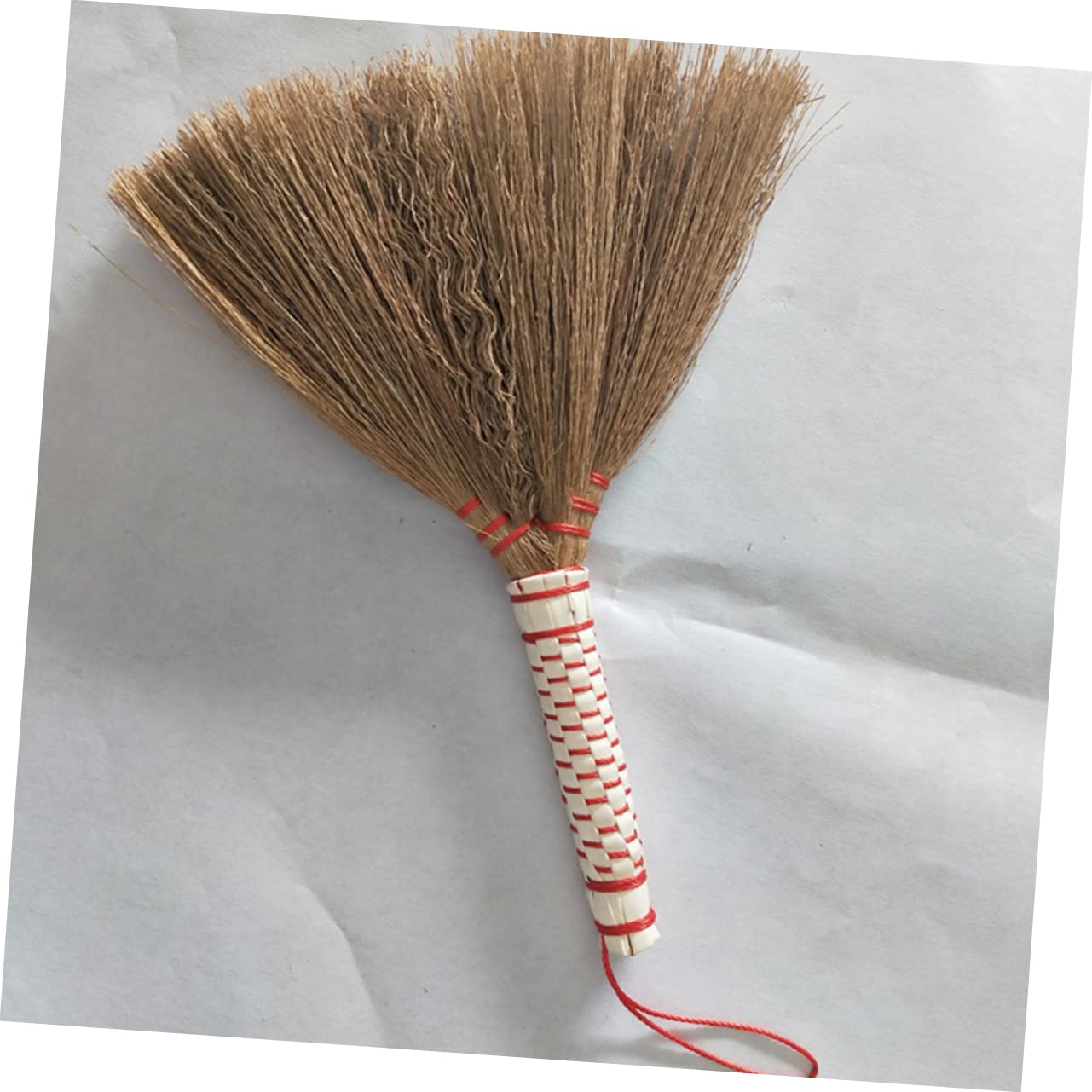 CALLARON 1Pc Mini Handmade Broom for Cleaning Miscanthus Broom for Pet Cage and Home Use Compact Dust Sweeper for Desktop Bed Car Interior Multi Functional Cleaning Supply
