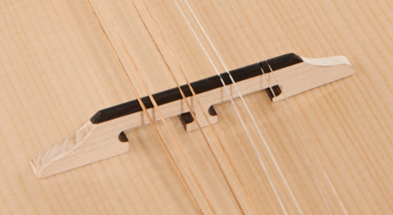 OCTAVE MANDOLIN BOUZOUKI SCALA CORTA MADE IN EUROPE MANDOLINO OTTAVA BASSA IN MASSELLO TOP ABETE E ACERO FONDO FASCE MANICO SCALA 584mm