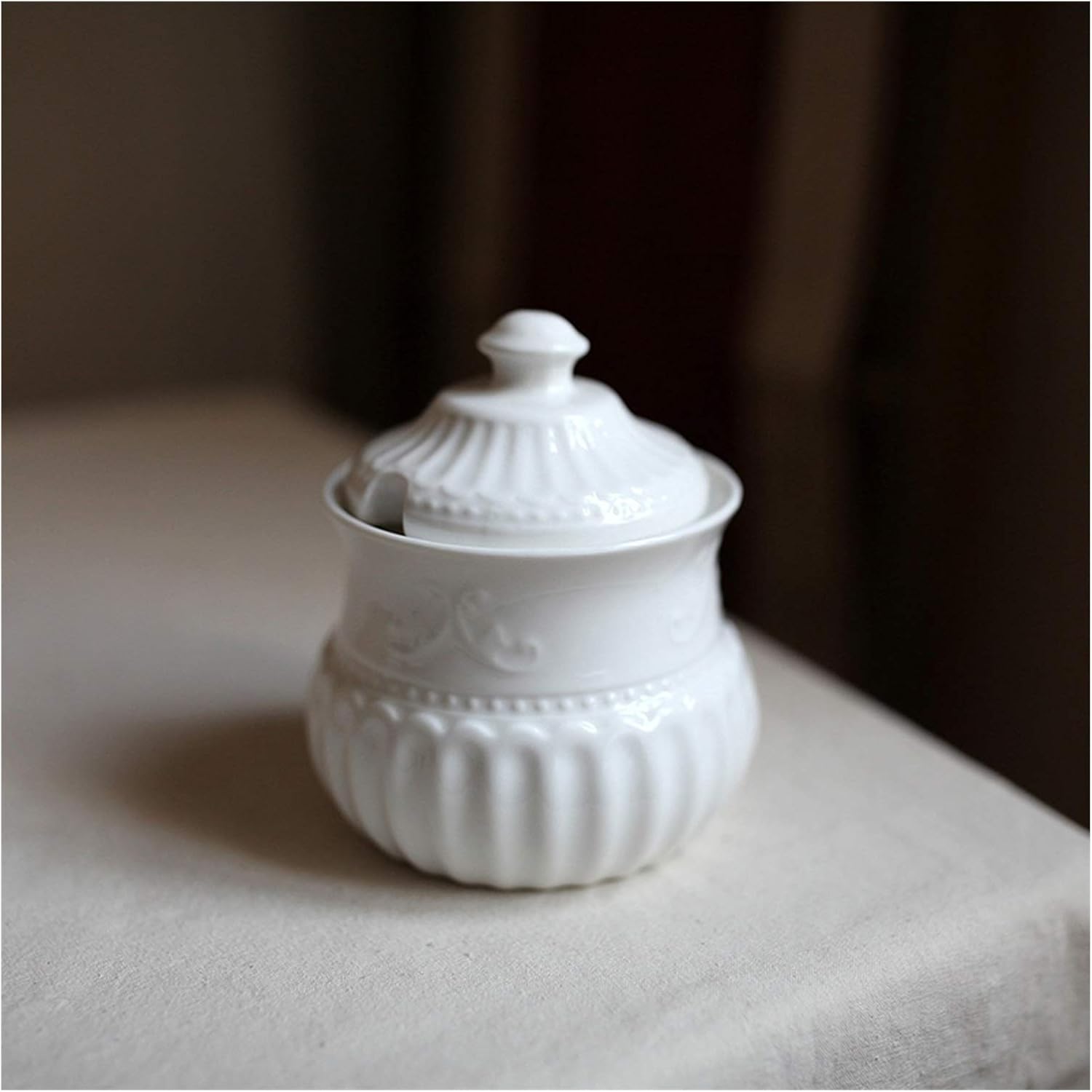 Ceramic Sugar Bowl Vintage Petal Edge Sugar Bowl Storage Jar Coffee Cube Sugar Bowl White with Lid Dustproof Coffee Sugar Pot