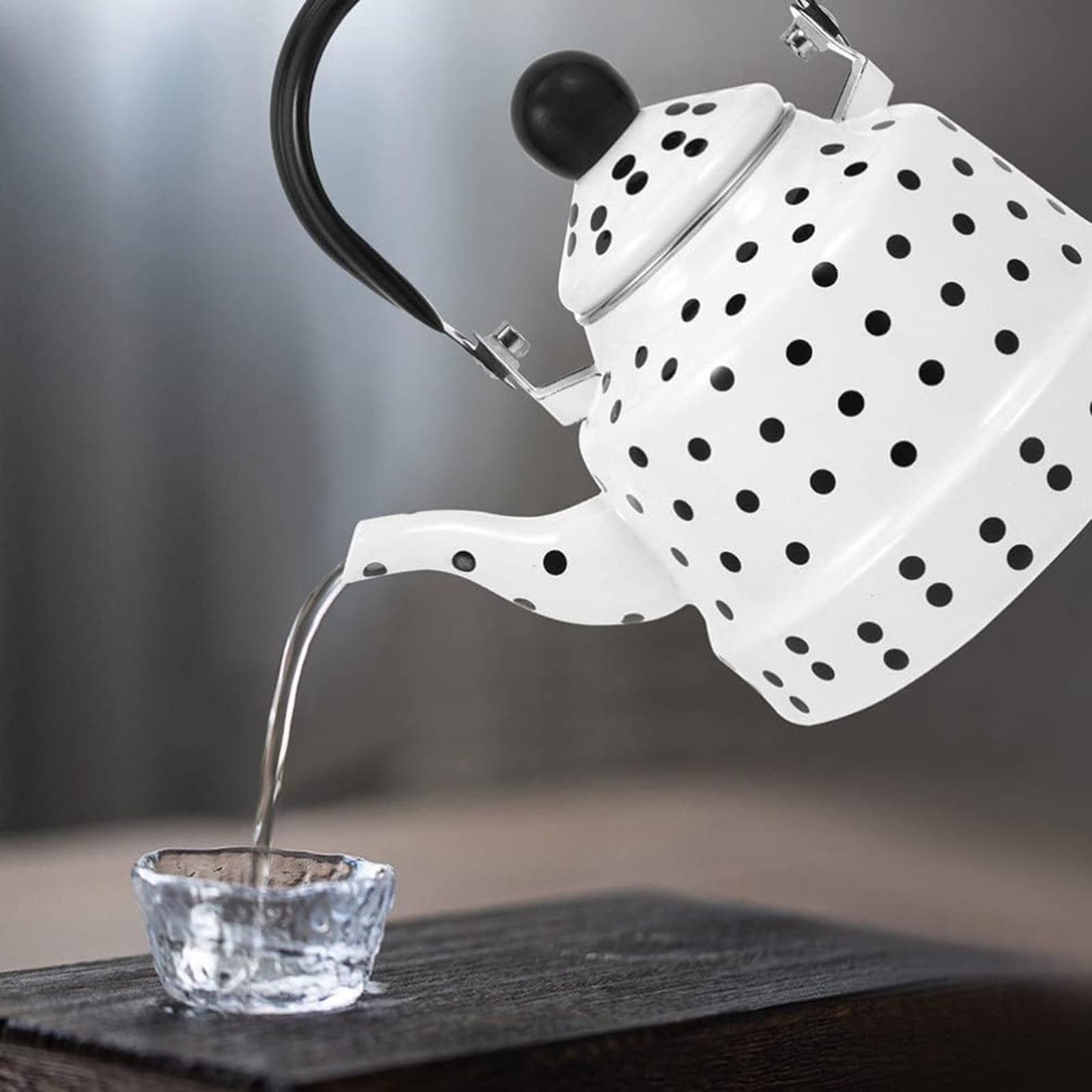 Bouilloire en émail blanc avec motif à pois noirs pour dessus de cuisinière, théière rétro pour eau chaude, chaleur rapide, remplissage facile, sans sifflement (1,7 l)