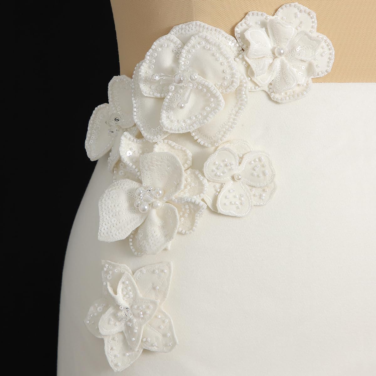 Beaded Flower Appliqué Patches 6pcs Handmade Sew-On Luxury Embroidered Floral Decorations for Wedding Dress Evening Gown Jackets Handbags DIY Crafts (Tweed - White)