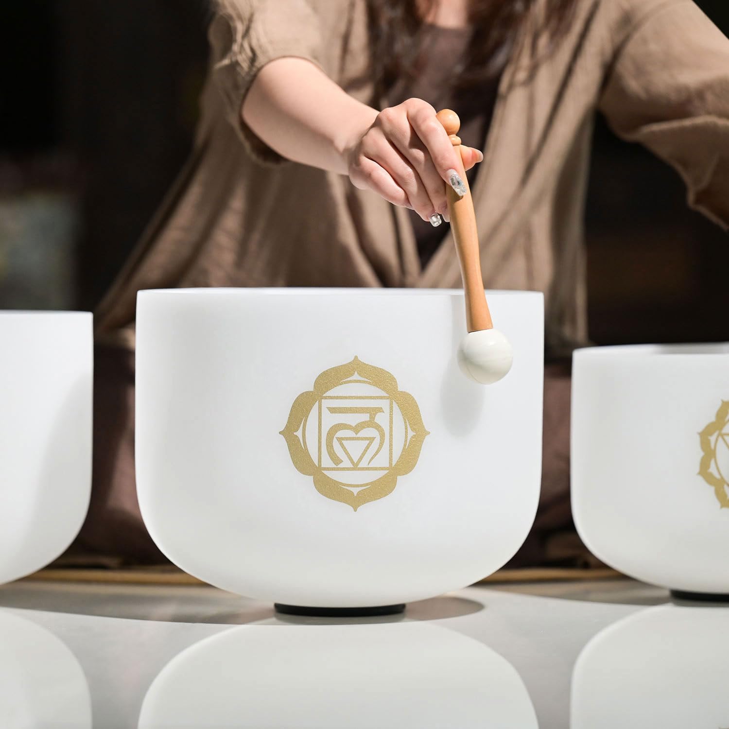 keepdrum Ensemble de bols chantants en quartz OM Pro Gold 3 chakras avec accessoires
