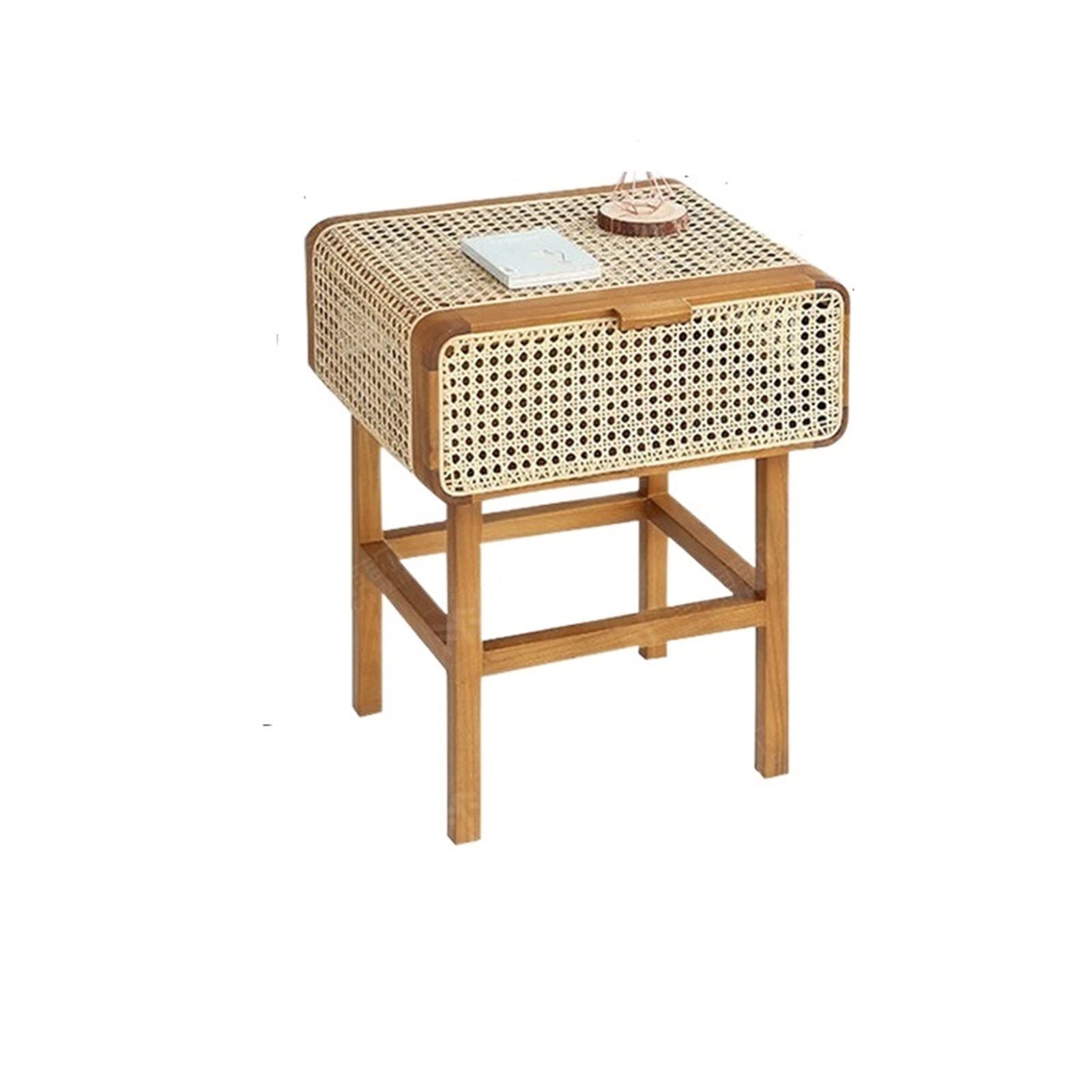 Table de chevet bois massif rotin pour créer un salon chaleureux