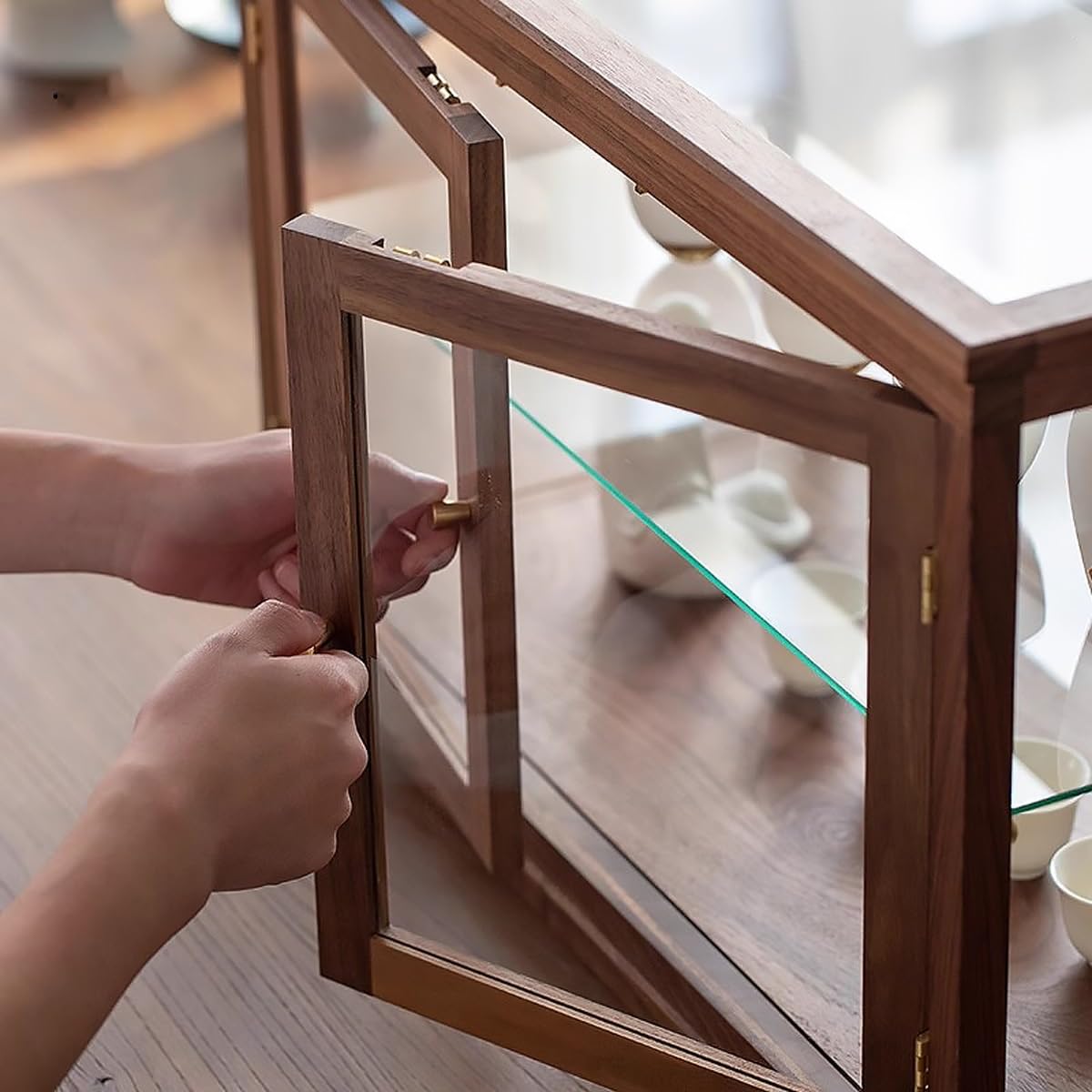 Vitrina de 23,65 Pulgadas para Pasteles y Galletas, gabinete de Nogal Negro para Figuras coleccionables, aparador de 2 Niveles con Vidrio Transparente, Organizador de Joyas para mostrador Comercial (
