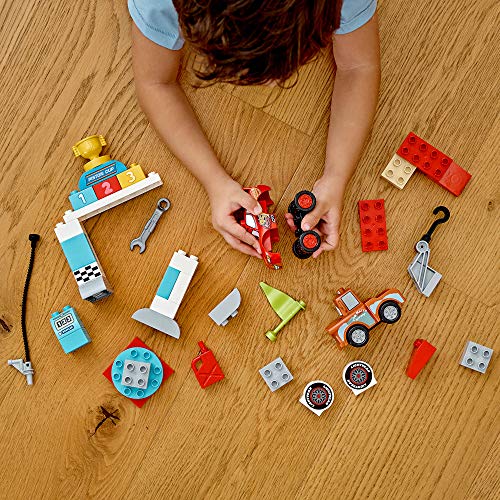 Lego DUPLO Dia da Corrida de Faísca McQueen 10924