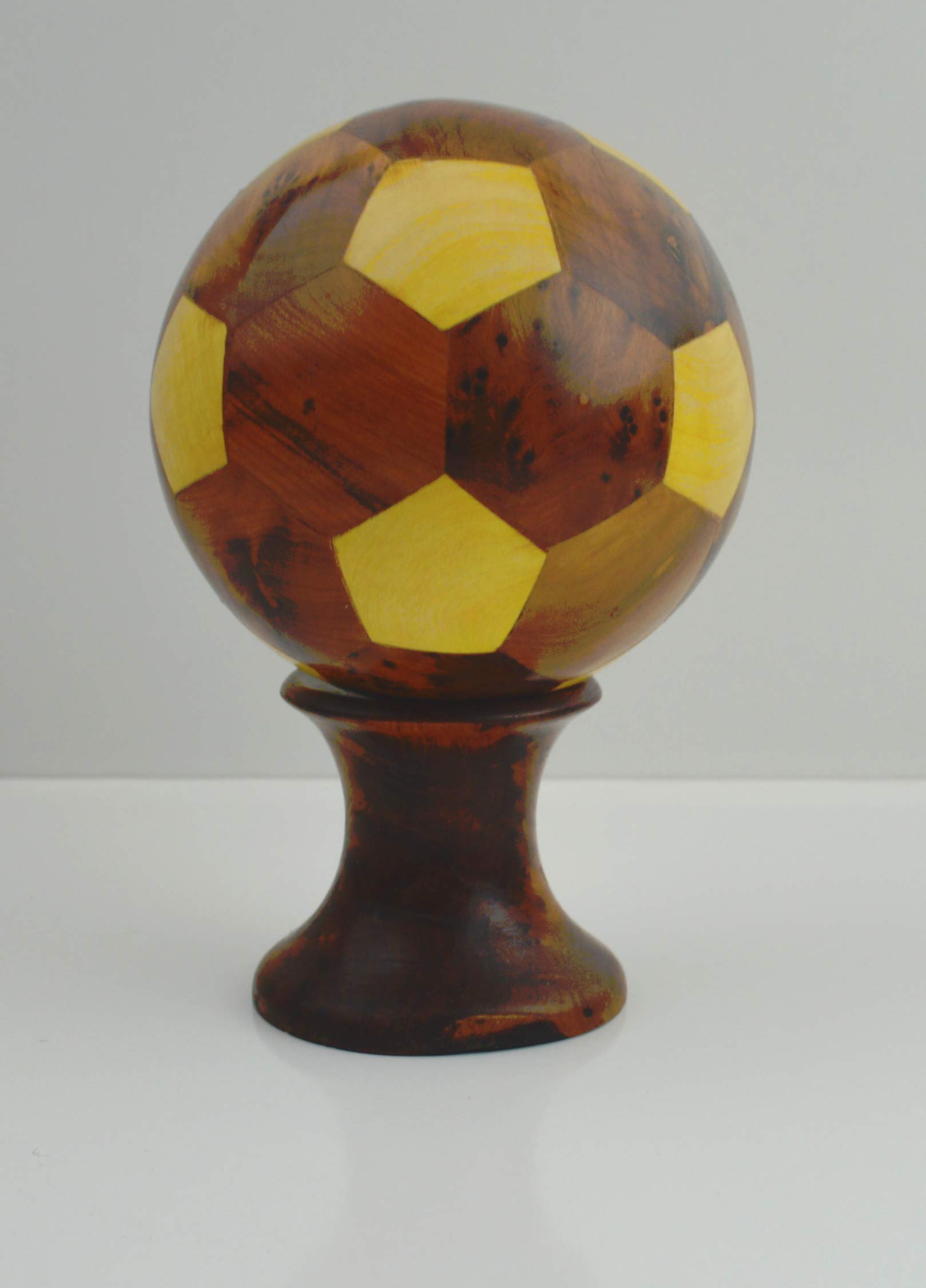 Maison Andaluz Thuya Moroccan Wood football With stand - White - Di10 H14 Cm