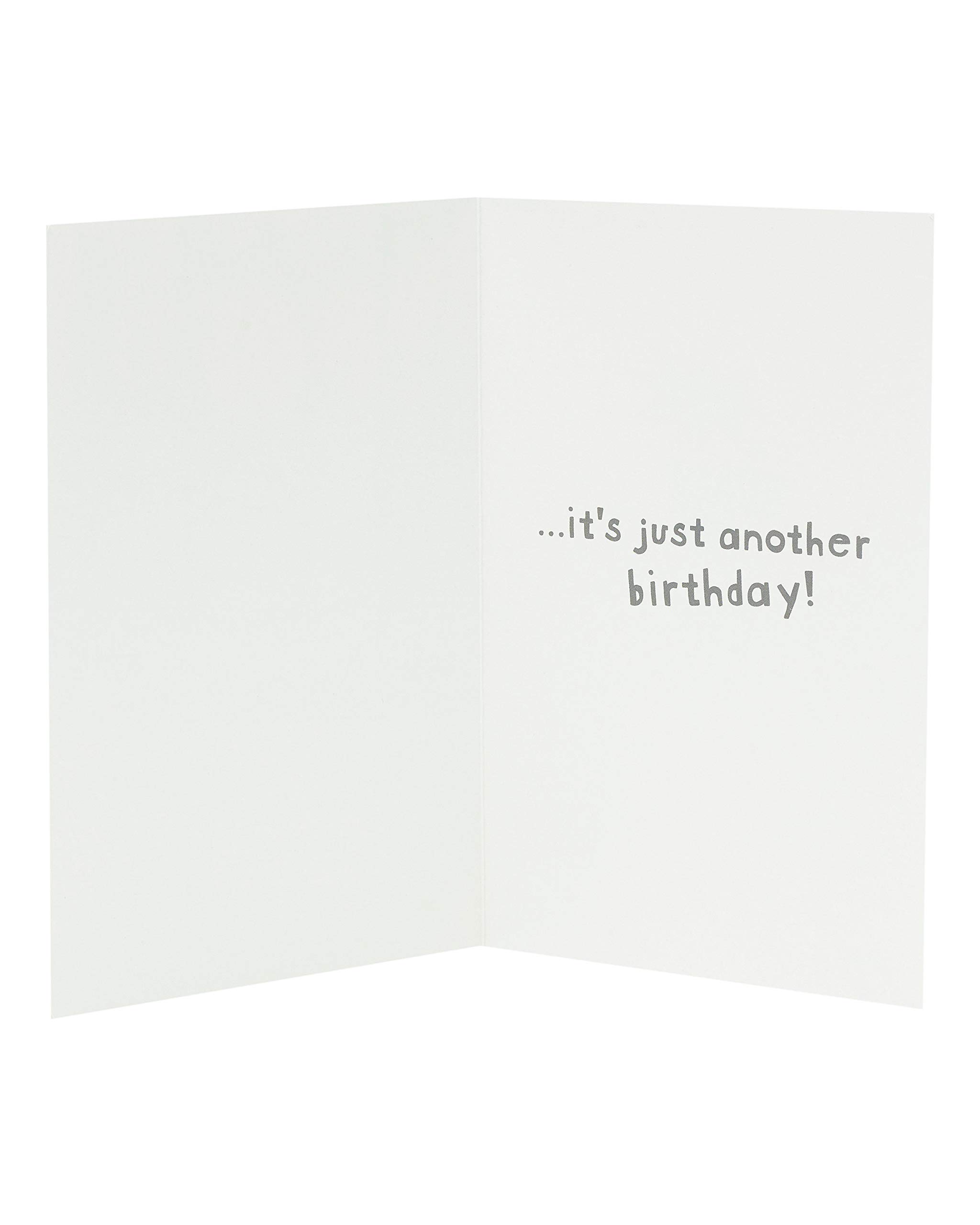 Biglietto Di Auguri Divertente Per Compleanno Amica - "Look 25 From A Distance" - Old English Company - 3