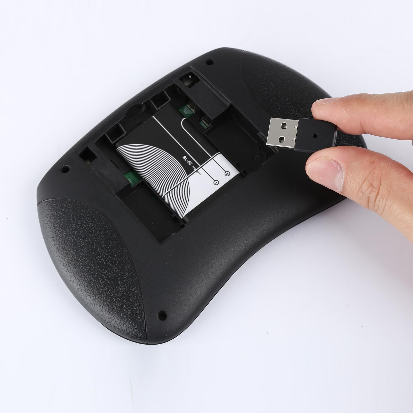 Mini Bluetooth e tastiera wireless a doppia modalità da 2,4 GHz con touchpad. | Retroilluminato a 3 colori, batteria al litio ricaricabile, portatile palmare, tasti di scelta rapida multimediali