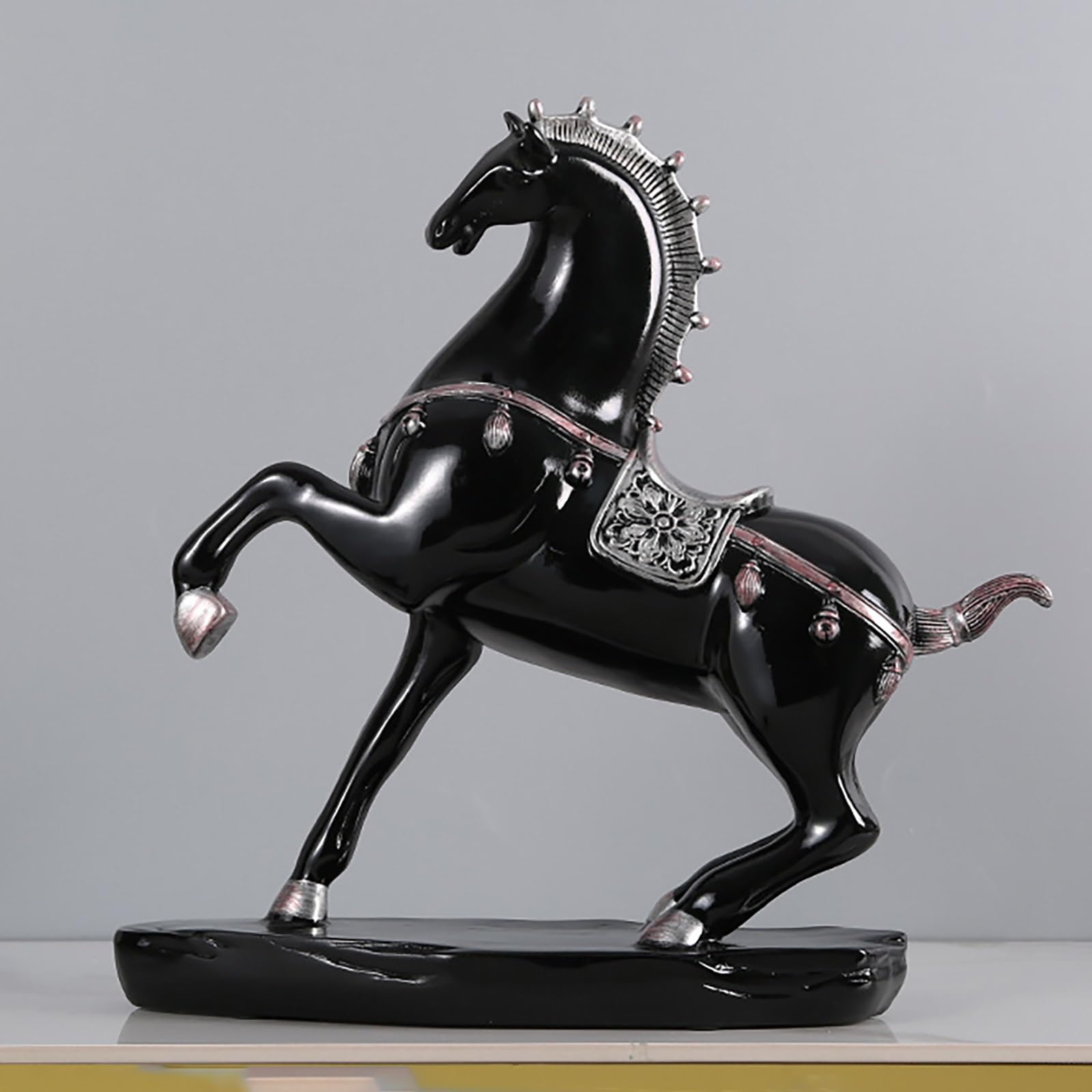 Dytartzx Creative Resin Horse Statue Decor, Modern Desktop Ornament for Home and Office, Animal Sculpture Ornaments for Living Room Bookshelf Porch Studios Décor, Gifts