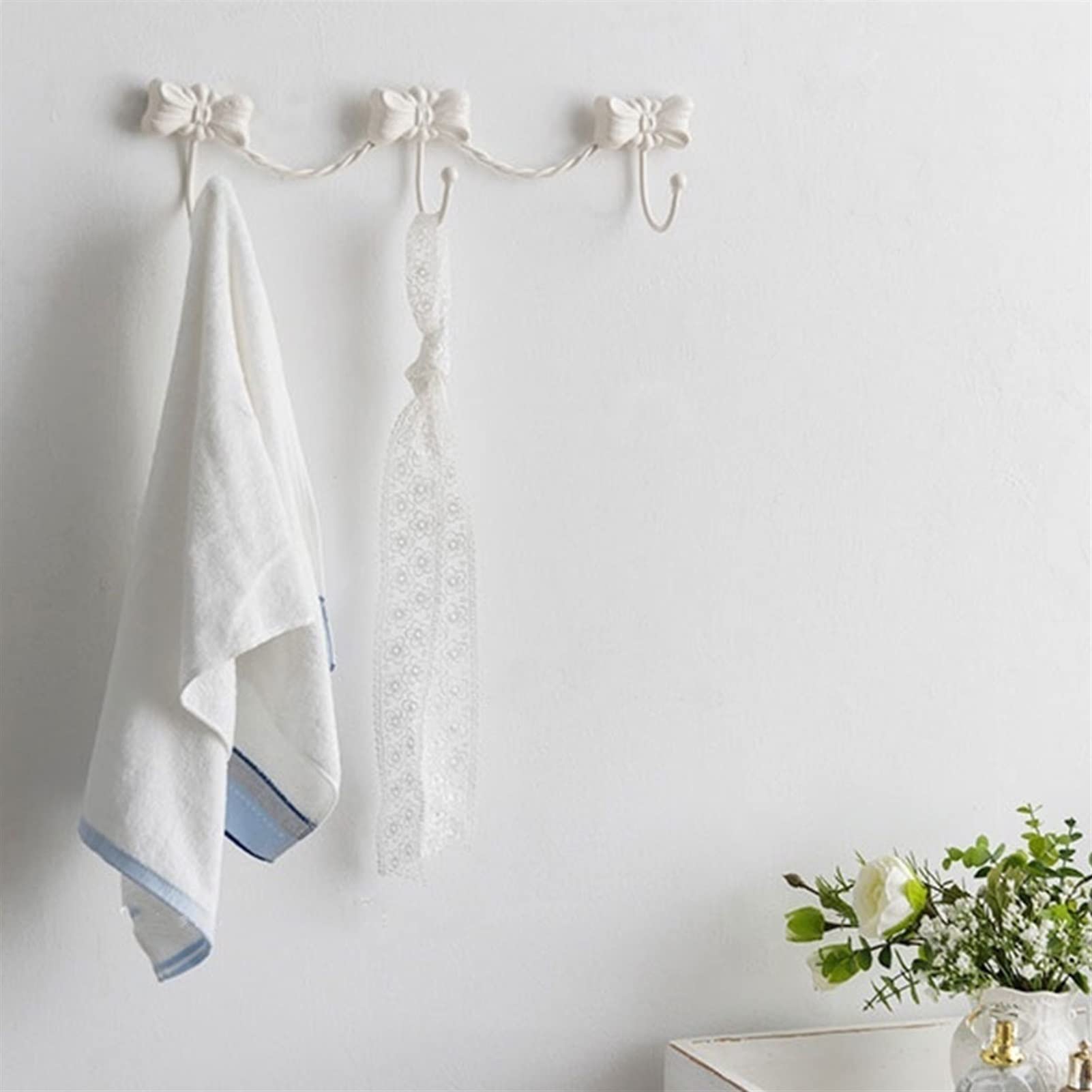GLigeT Wand Garderobenleiste Wandmontierter Kleiderregal, Eingangskleiderbügel, weißer und rosa Wandhaken kreativer Wandbügel Haken, Leichter Luxus-Wandhaken Wandgarderoben(White)