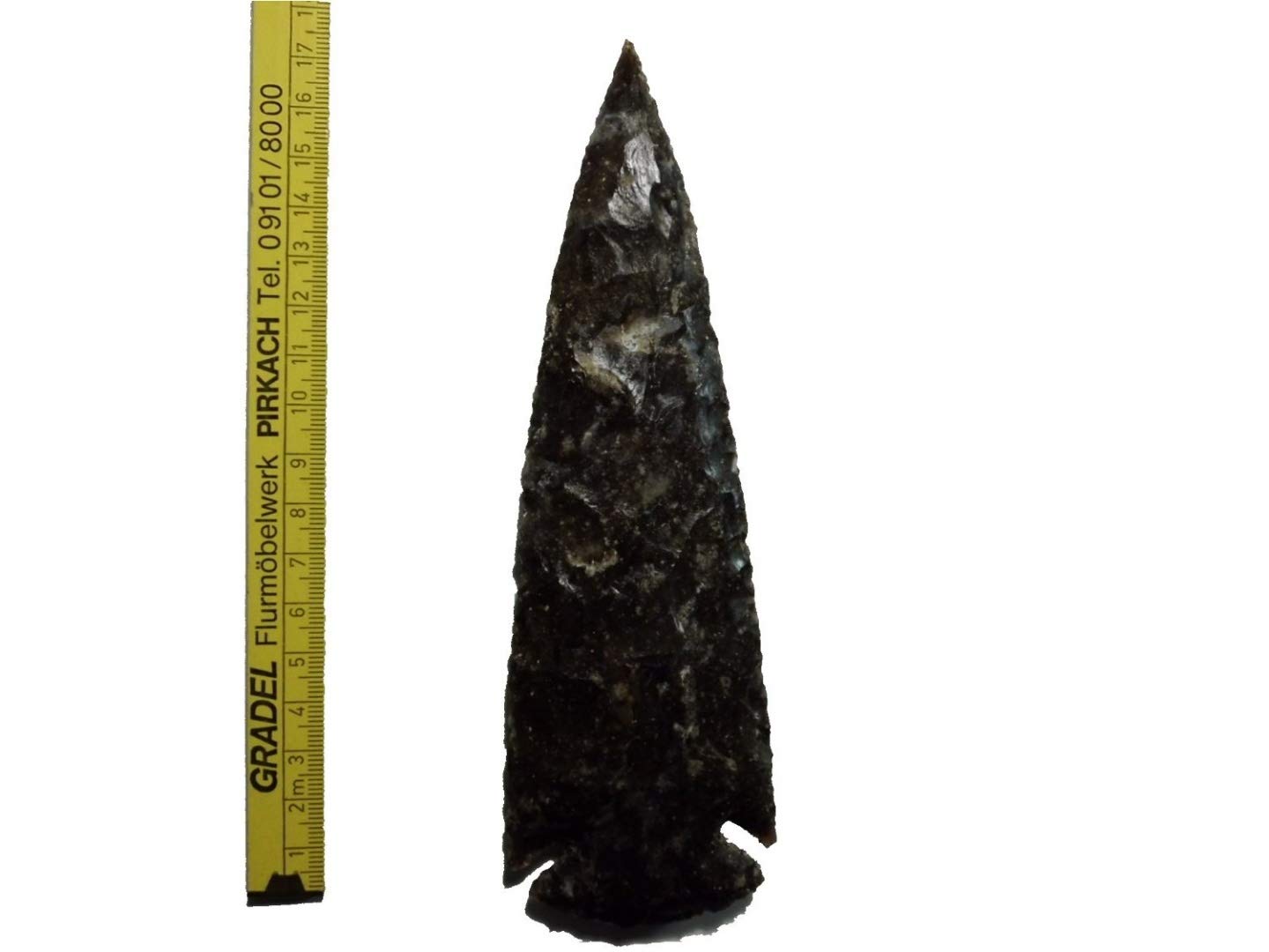Arrowhead between 2-11 cm of agate (Stone Age replica) (7 to 8.5 cm)