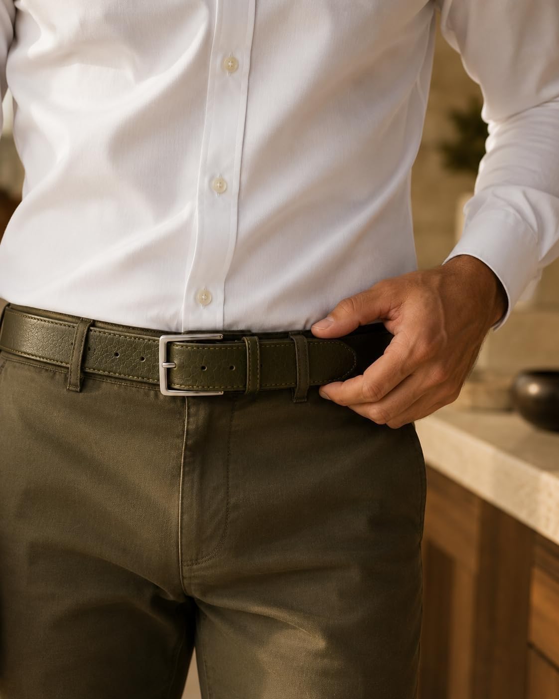 HAMS™ Cinturón de Cuero Genuino para Hombre, Verde Oliva | Cuero de Vaca 100%, Hebilla de Metal Plateado, Costura Artesanal, Acabado de Borde Liso, Uso Diario Cómodo