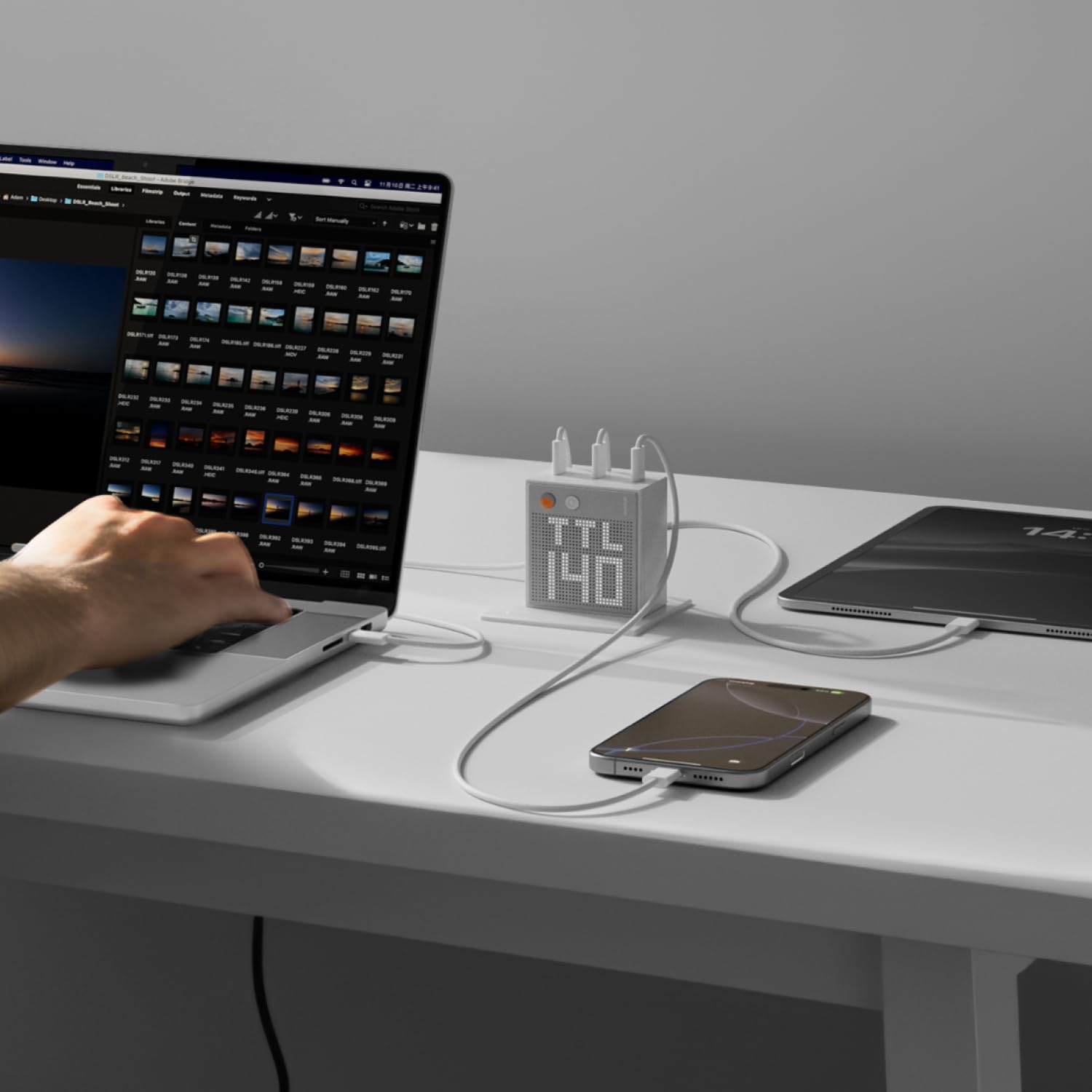 SHARGE Pixel 140 caricatore per laptop, caricatore USB-C da 140W max con display Smart Pixel, alimentatore multiplo PD per MacBook Air, Galaxy S25 S24, iPhone 16 15 Pro Max, iPad e altri dispositivi