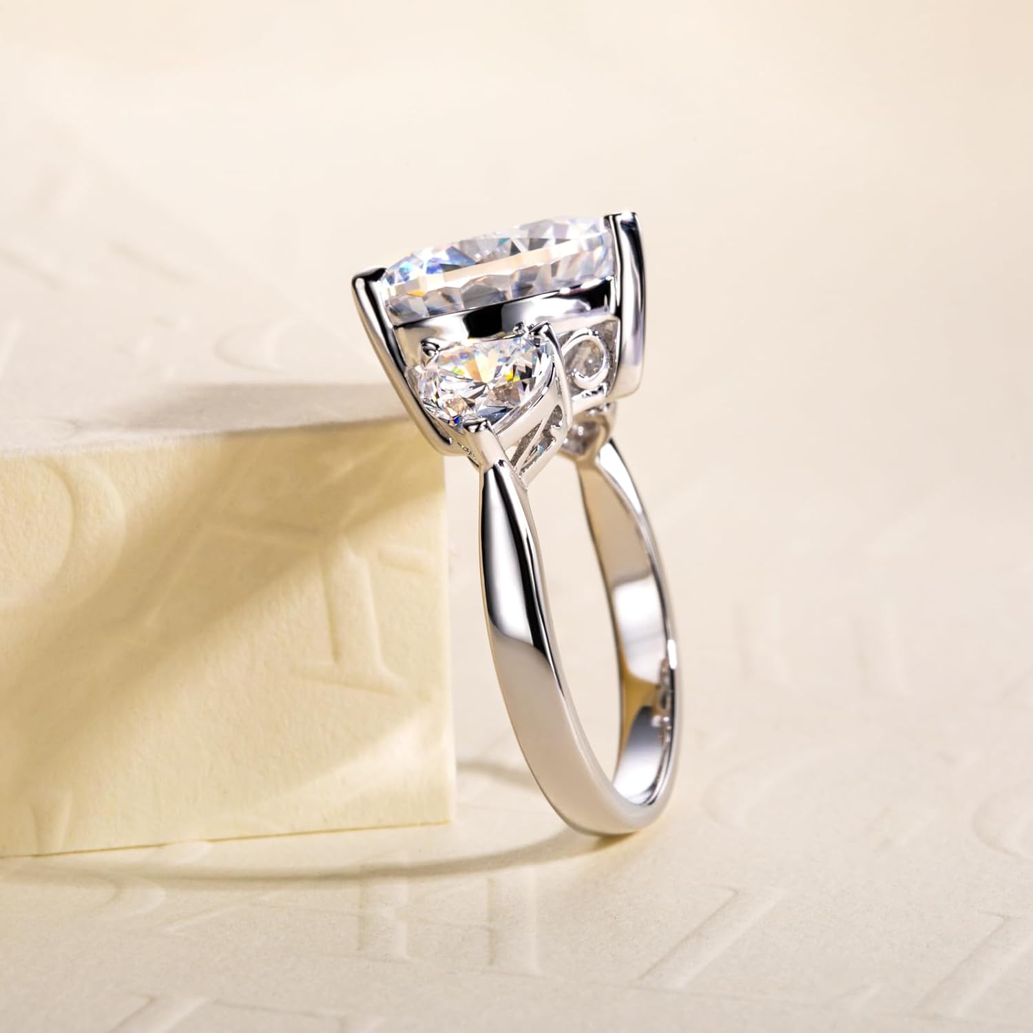 3ct-7ct Cubic Zirconia 3 Stones Engagement Rings 5A Grade Simulated Diamond Cushion Cut/Emerald Cut/Asscher Cut/Heart Cut CZ Anniversary Promise Wedding Rings for Women