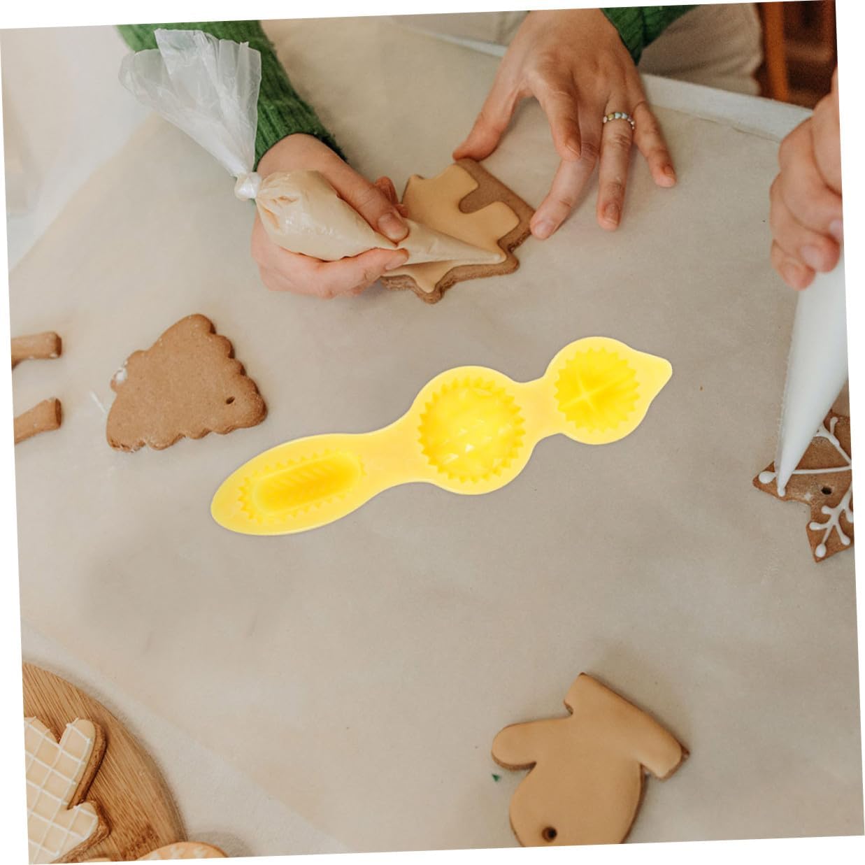 2pcs Reusable Nonstick 3d Cookie Press and Rose Cookie Mold Baking Tool for Homemade and Onigiri Rice Balls