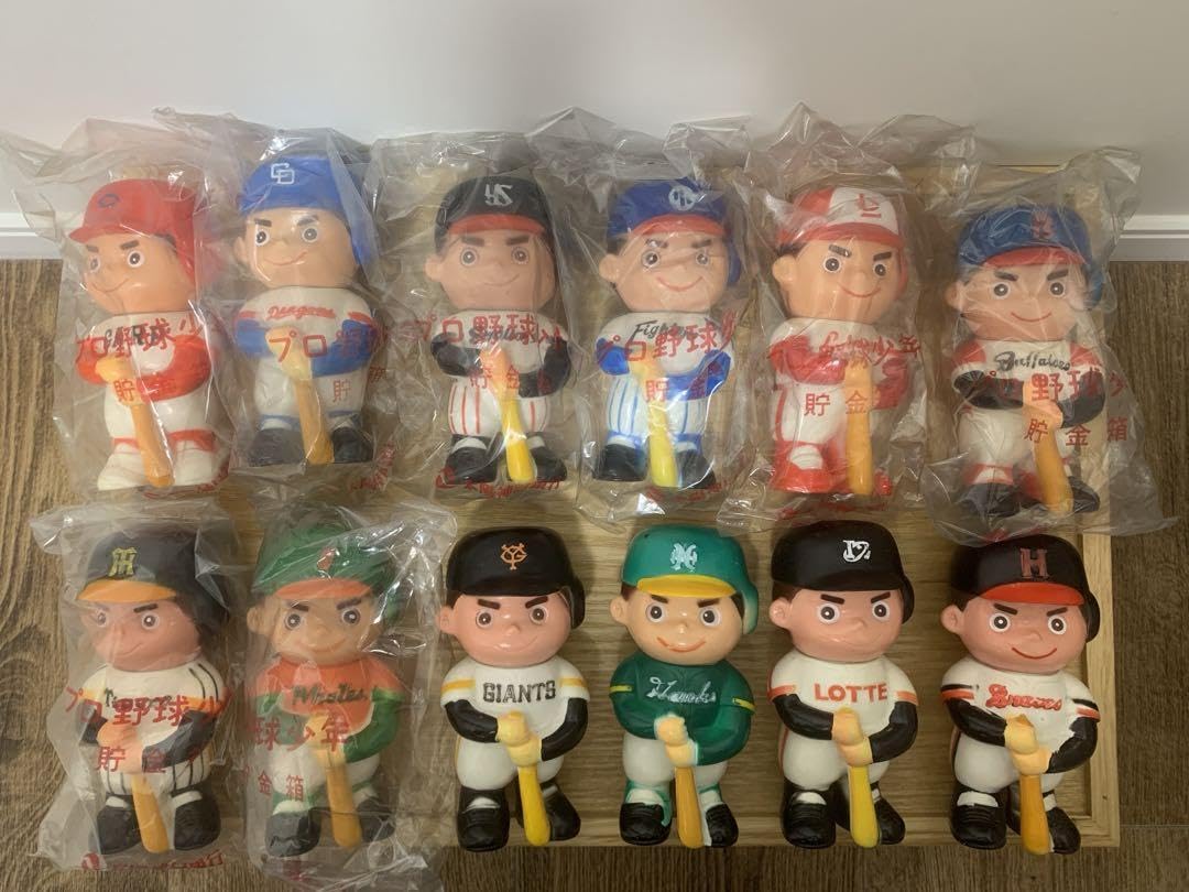 Amazon.co.jp: フィギュア^^プロ野球少年貯金箱(12球団セット) 太陽 