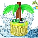 🌴【MATERIAL】 El enfriador de bebidas inflable de palmera está hecho de material de PVC de alta calidad. Lo que está completamente inflado mide aproximadamente 25,59 x 13,78 pulgadas. Resistente a los rayos UV para proteger el accesorio inflable de la decoloración o el agrietamiento. Se puede plegar en un tamaño pequeño para transportarlo y guardarlo, lo que lo hace ideal para las vacaciones. No jale ni quite el enfriador mientras sostiene objetos adentro.