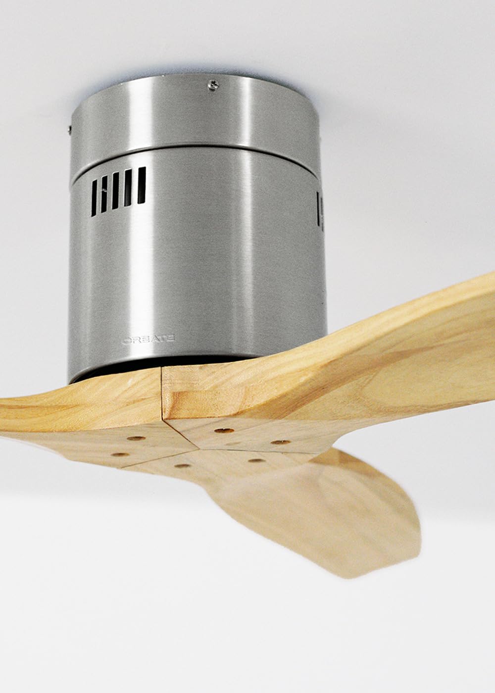 CREATE / WINDCALM NATURAL WOOD M/Ventilador de techo níquel aspas madera clara con controlador y mando / 40W, Temporizador, Ø132 cm, 6 velocidades, silencioso, función verano-invierno