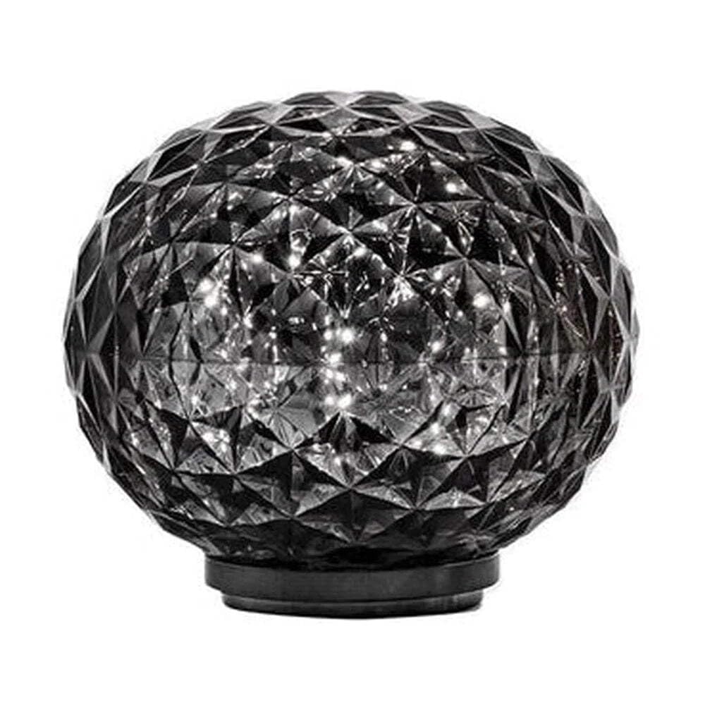 Kartell Mini Planet, Tischleuchte, Dimmbare Batterieversion, Rauch, Ø 16 cm | Mini Planet, una piccola grande illuminazione de atmosfera. Mini Planet è disponibile in due versioni: ricaricabile e con fi