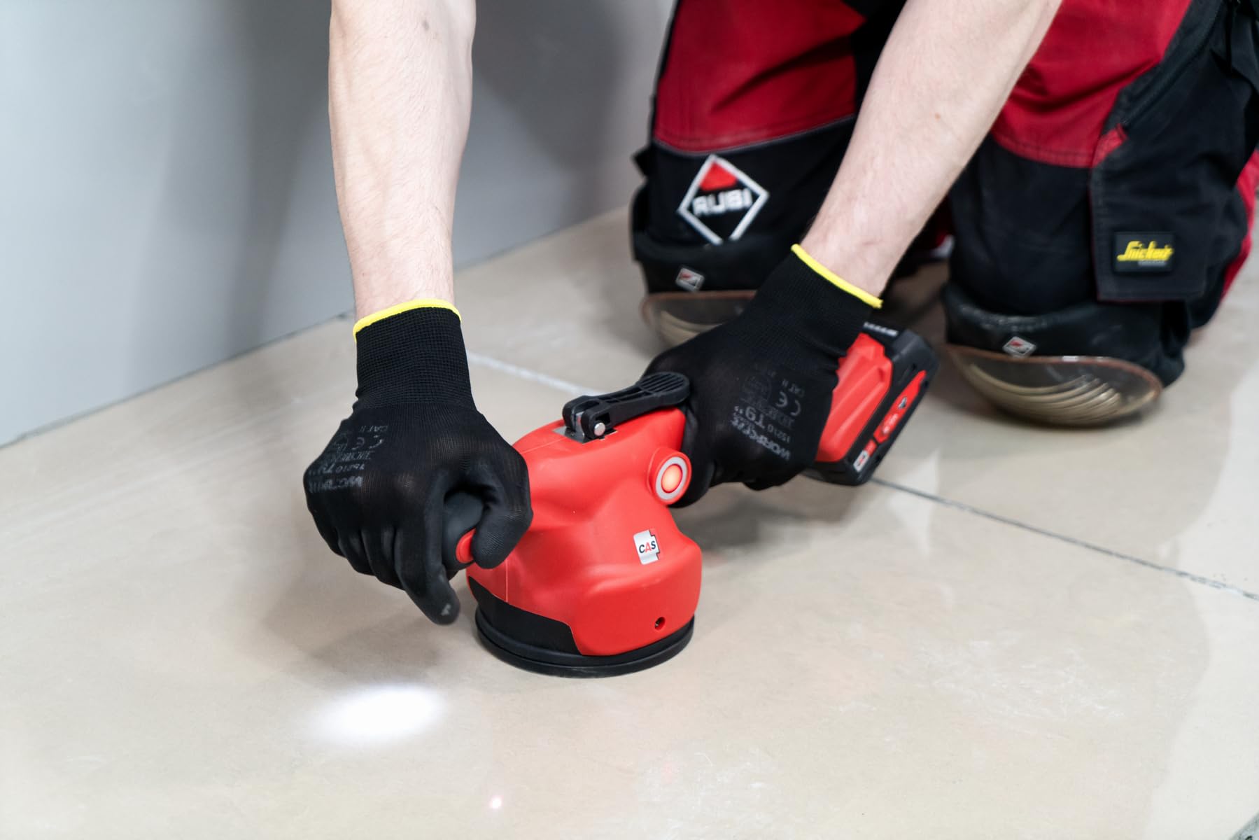 Rubi QUAKE ENERGY - Vibratore per piastrelle e ventosa, 18 V