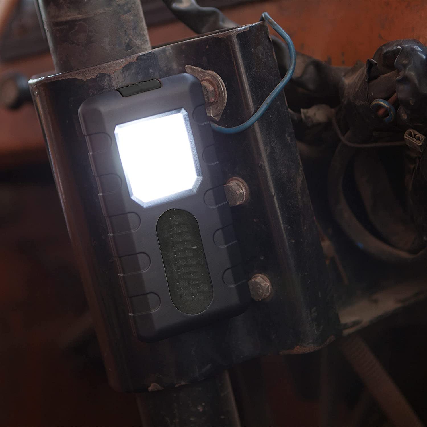 Sainio LED/140 3W COB latarka kieszonkowa (czarna)
