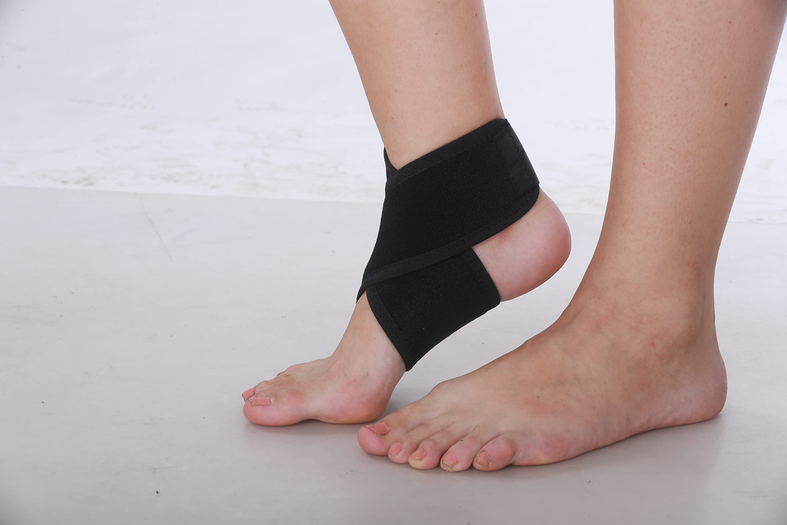 UM Ankle Wrap Neoprene | Ankle Strap for Ankle Support | Size: Universal (B0BGRJSSBR) Amazon Price History, Amazon Price Tracker
