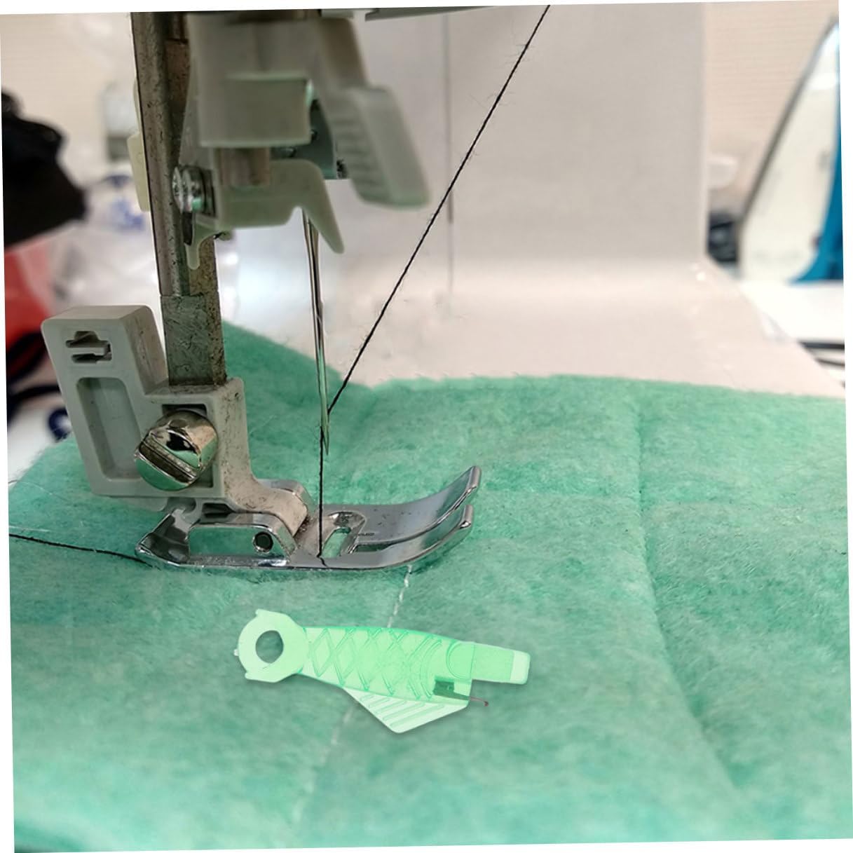 20pcs Fish Shape Needle Threaders for Sewing Beginners, Green image 5