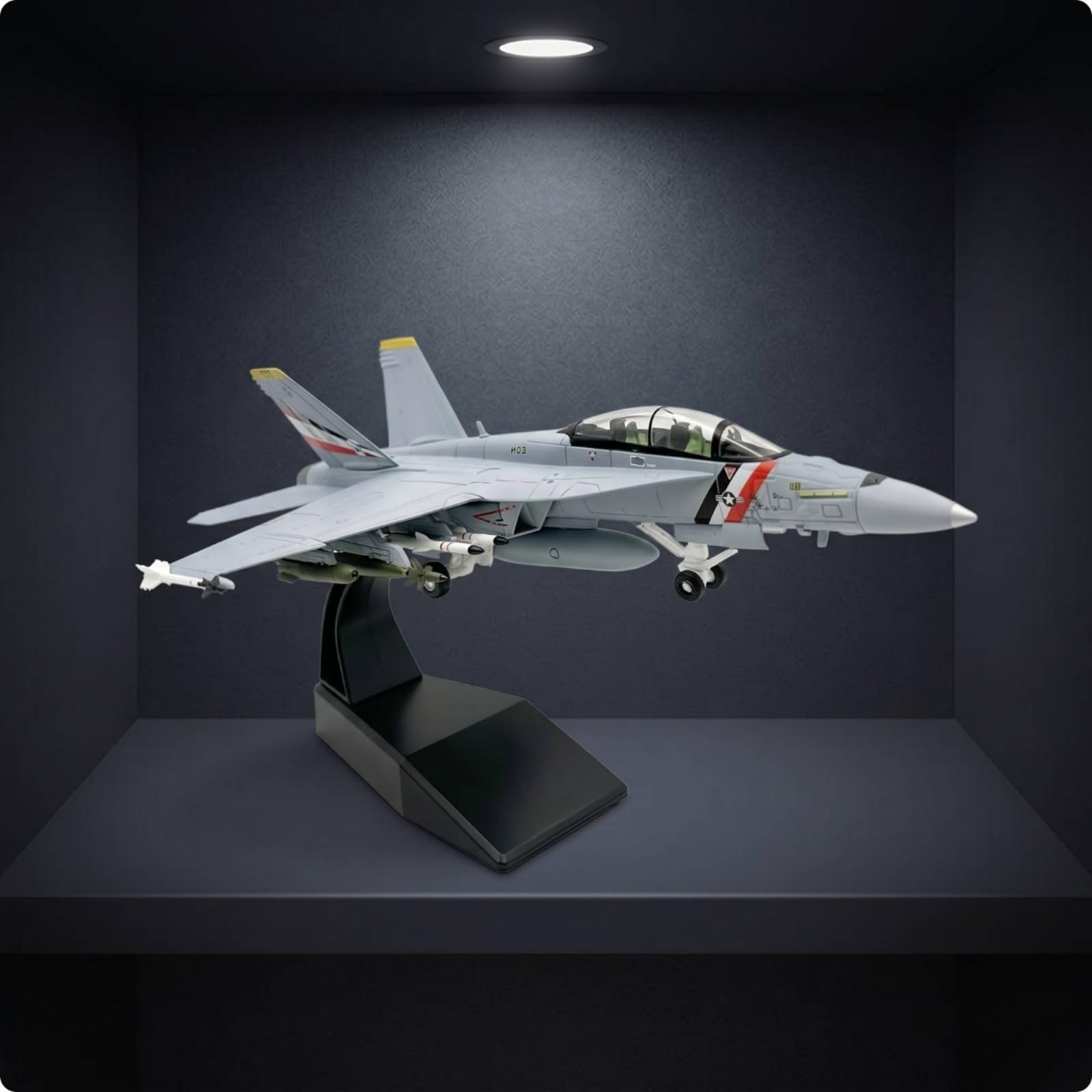 harayaa Modello Aereo da Caccia Aereo Militare Modellino da Collezione Statico in Lega Metallo Finitura Carrello di Atterraggio Dettagliato con Base da Tavolo, 1/100 F/A-18 Bounty Hunters