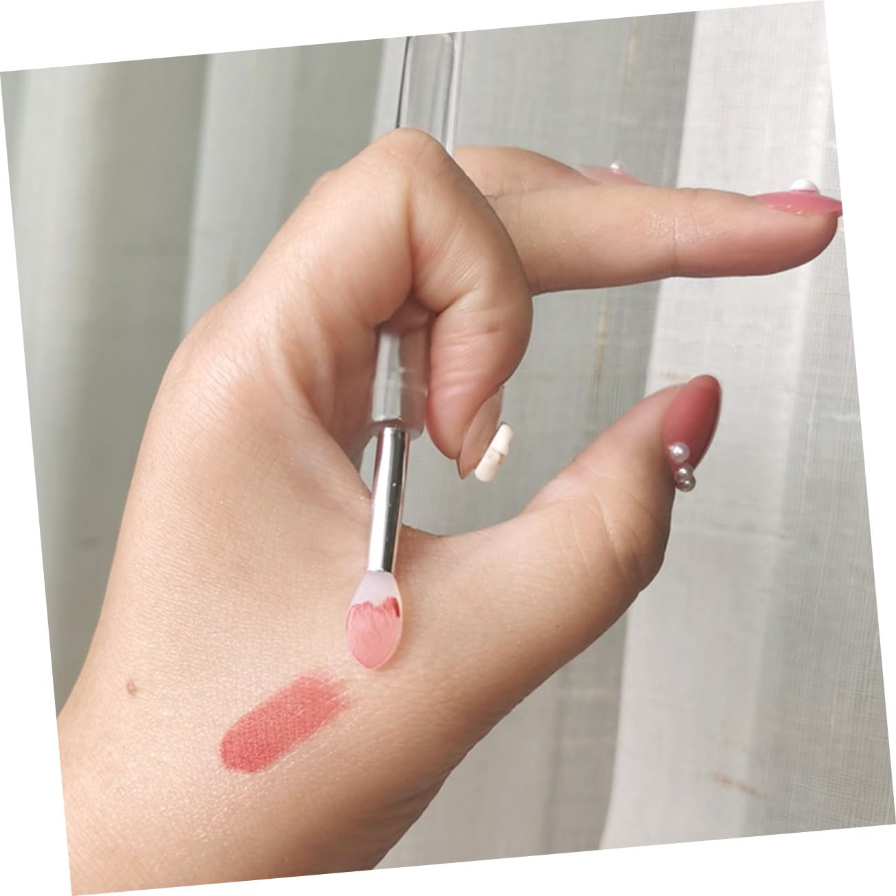 BELLIFFY 6pcs Silicone Lip Brush with Lid Cosmetic Brush Cosmetics Brush Professional Lip Brush Eyeshadow Applicator Silicone Lipstick Applicator Cosmetic Lipstick Brush Makeup Tool