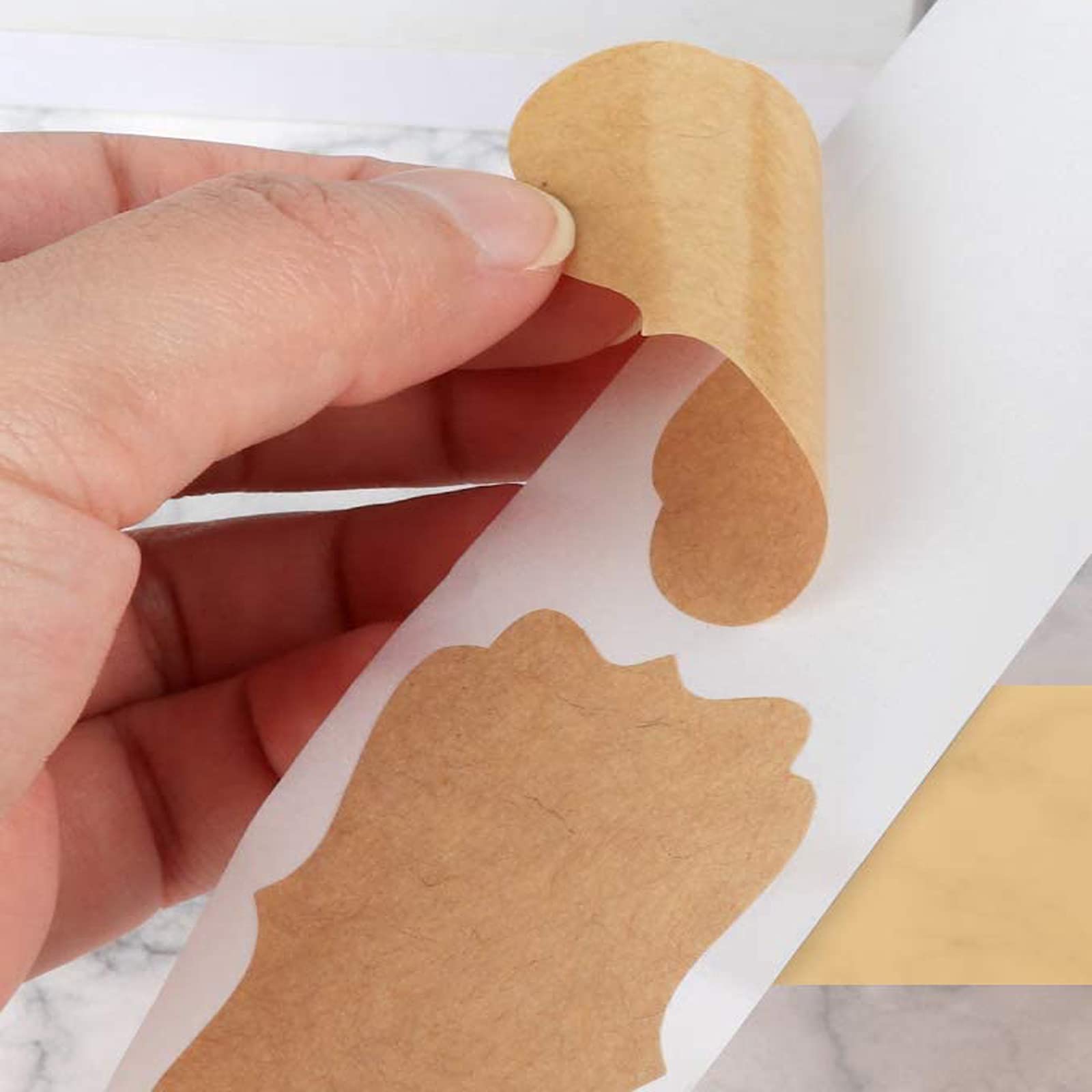 300 Pezzi Autoadesivo Etichette di Carta Kraft, Sticker Tag Etichette, Etichette Adesive di Carta kraft, per Regali di Natale e Halloween, Bottiglie Barattoli Regalo, Alimenti