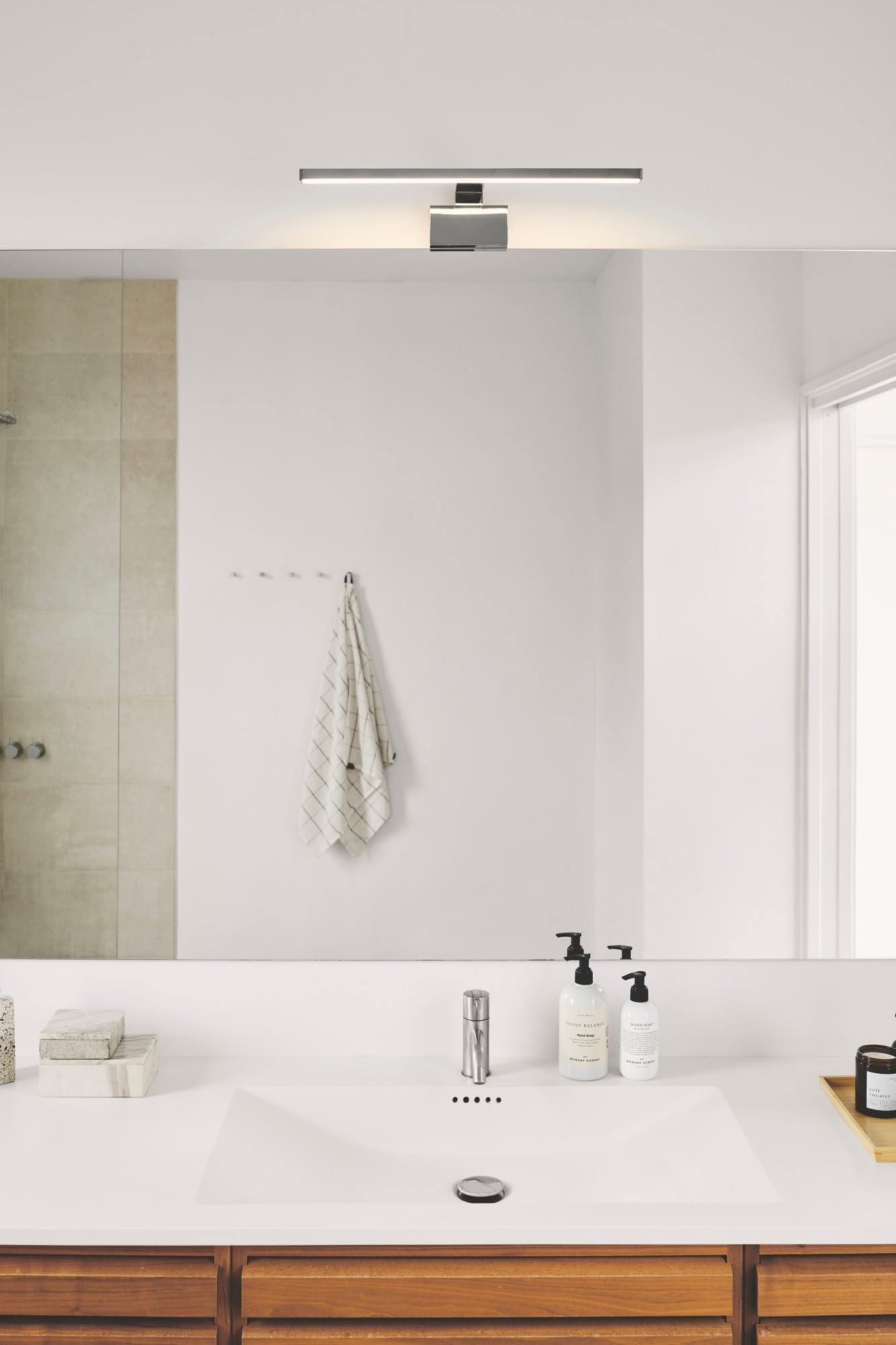 Nordlux Marlee 50 3000 K Applique da parete per bagno in metallo argentato, LED integrato impermeabile, per bagno, bagno e bagni. IP44, classe 2 (doppio isolamento)
